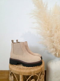 Caslon Leather Suede Chelsea Boots (6.5)