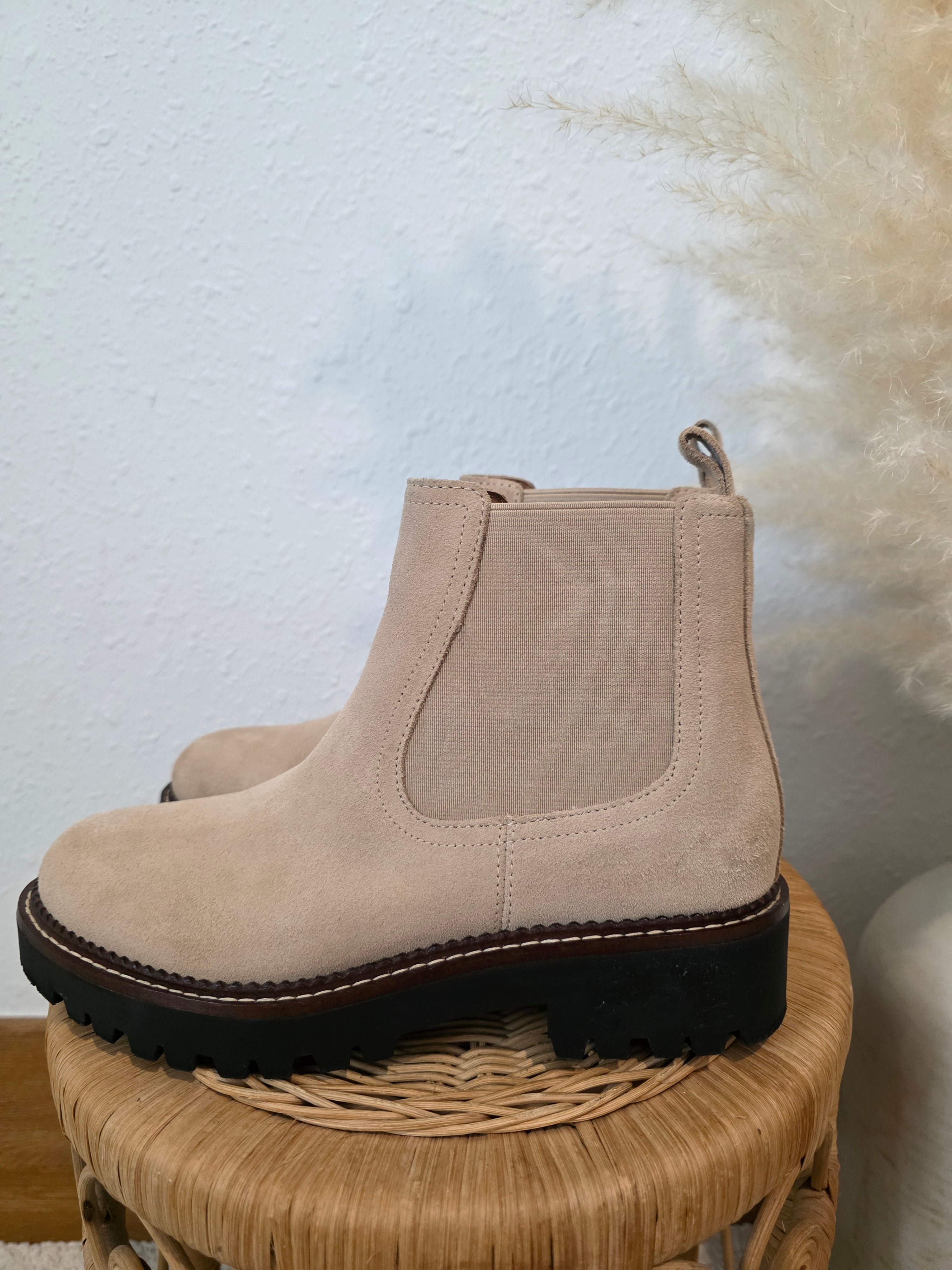 Caslon Leather Suede Chelsea Boots (6.5)