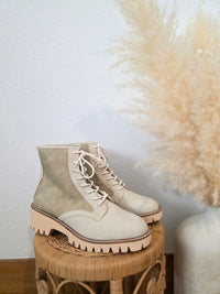 Arula Lace Up Boots (9)