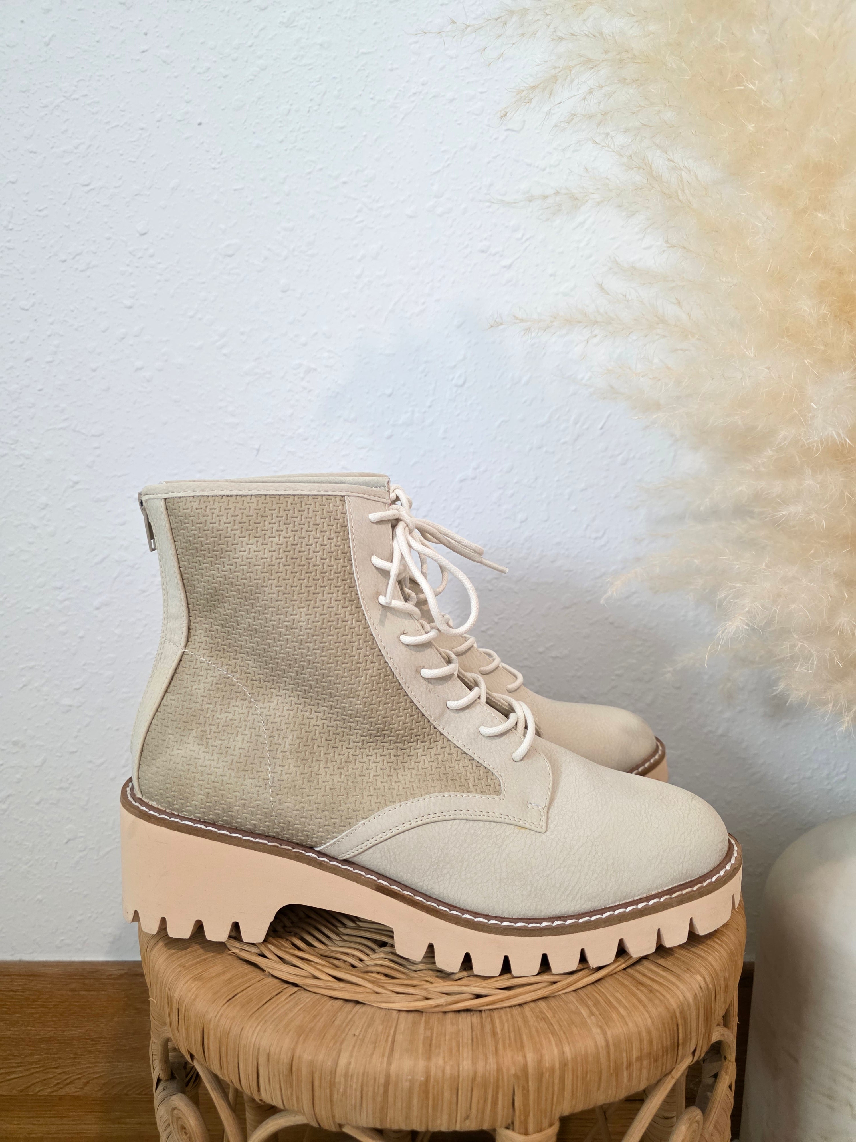 Arula Lace Up Boots (9)