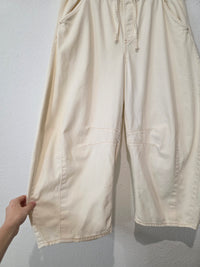 Gap Ecru Horseshoe Easy Jeans (XL)