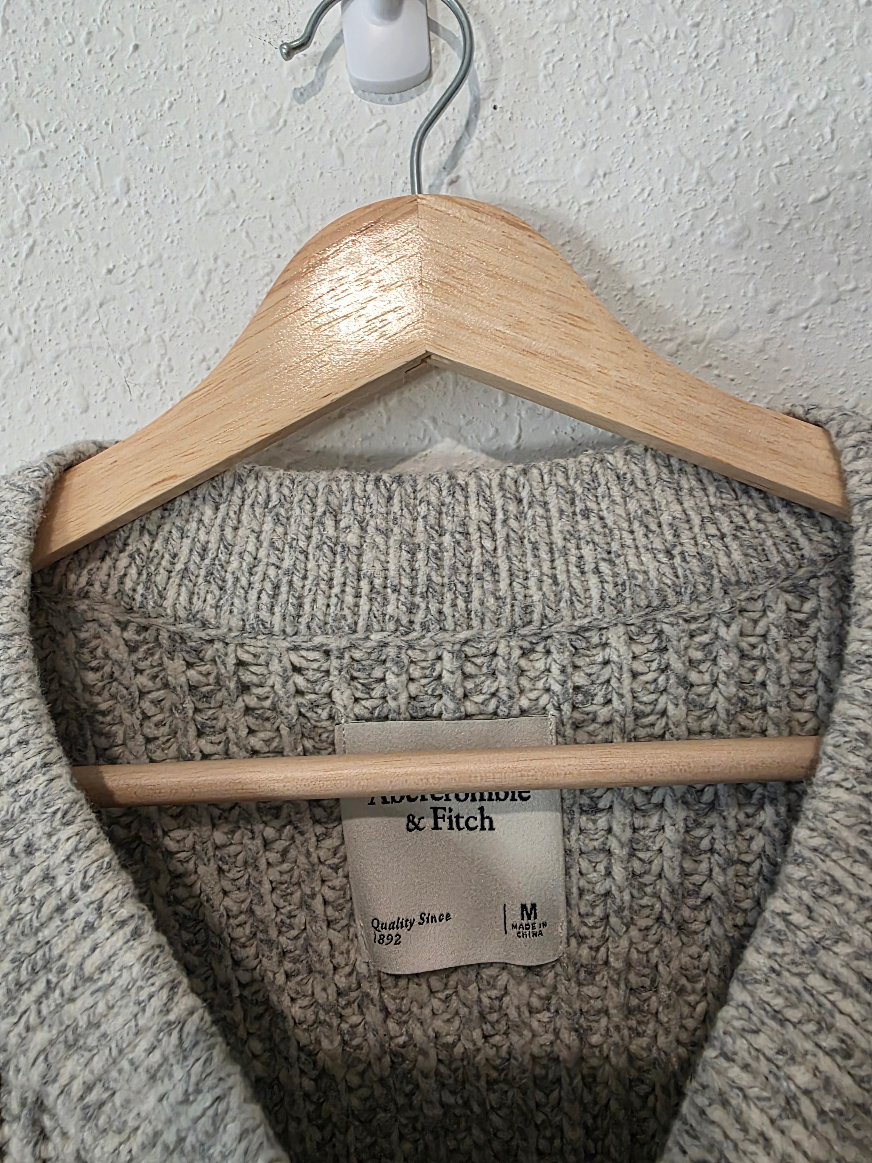 Abercrombie Chunky Cardigan Sweater (M)