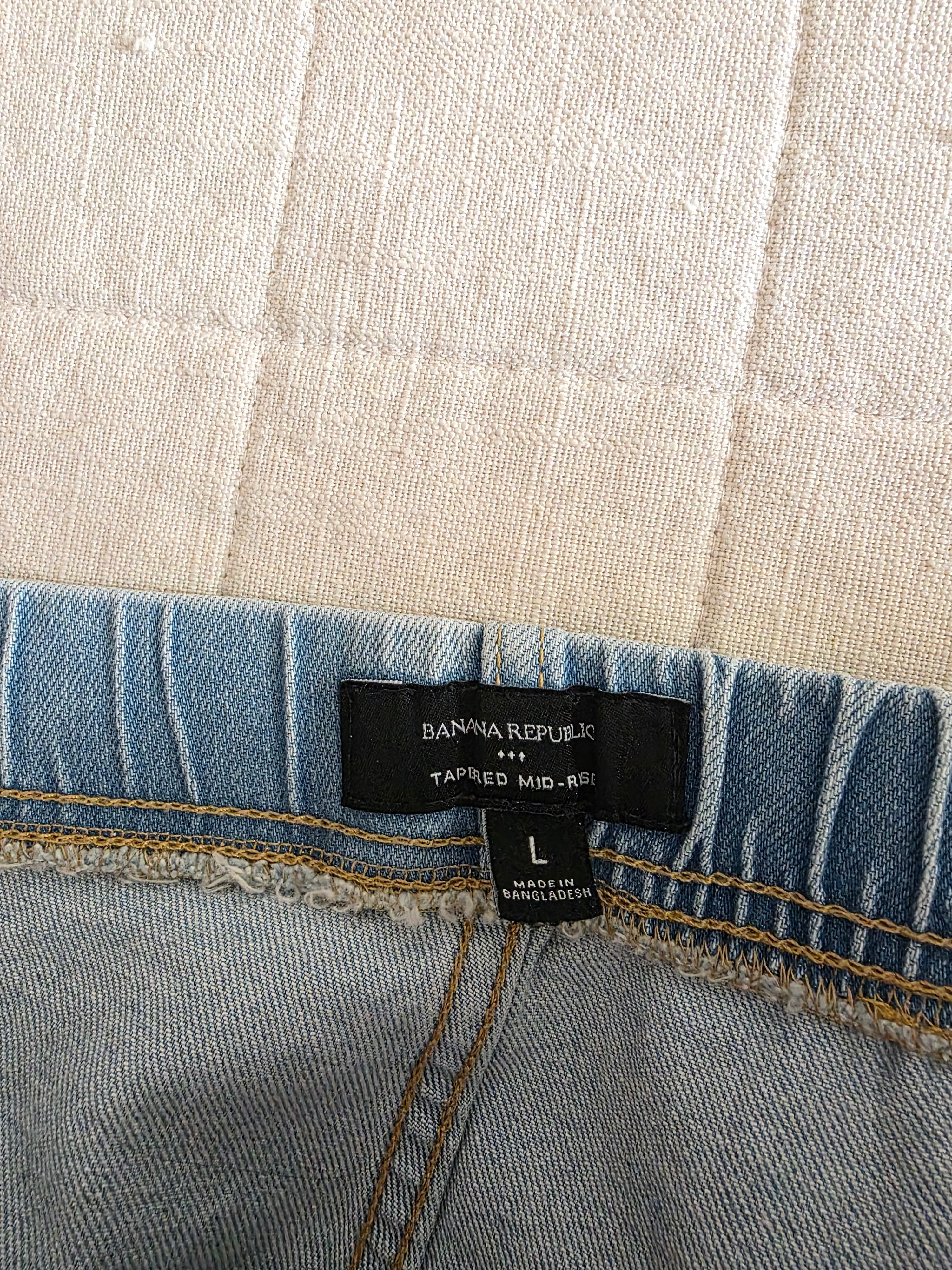 Banana Republic Tapered Tie Waist Jeans (L)