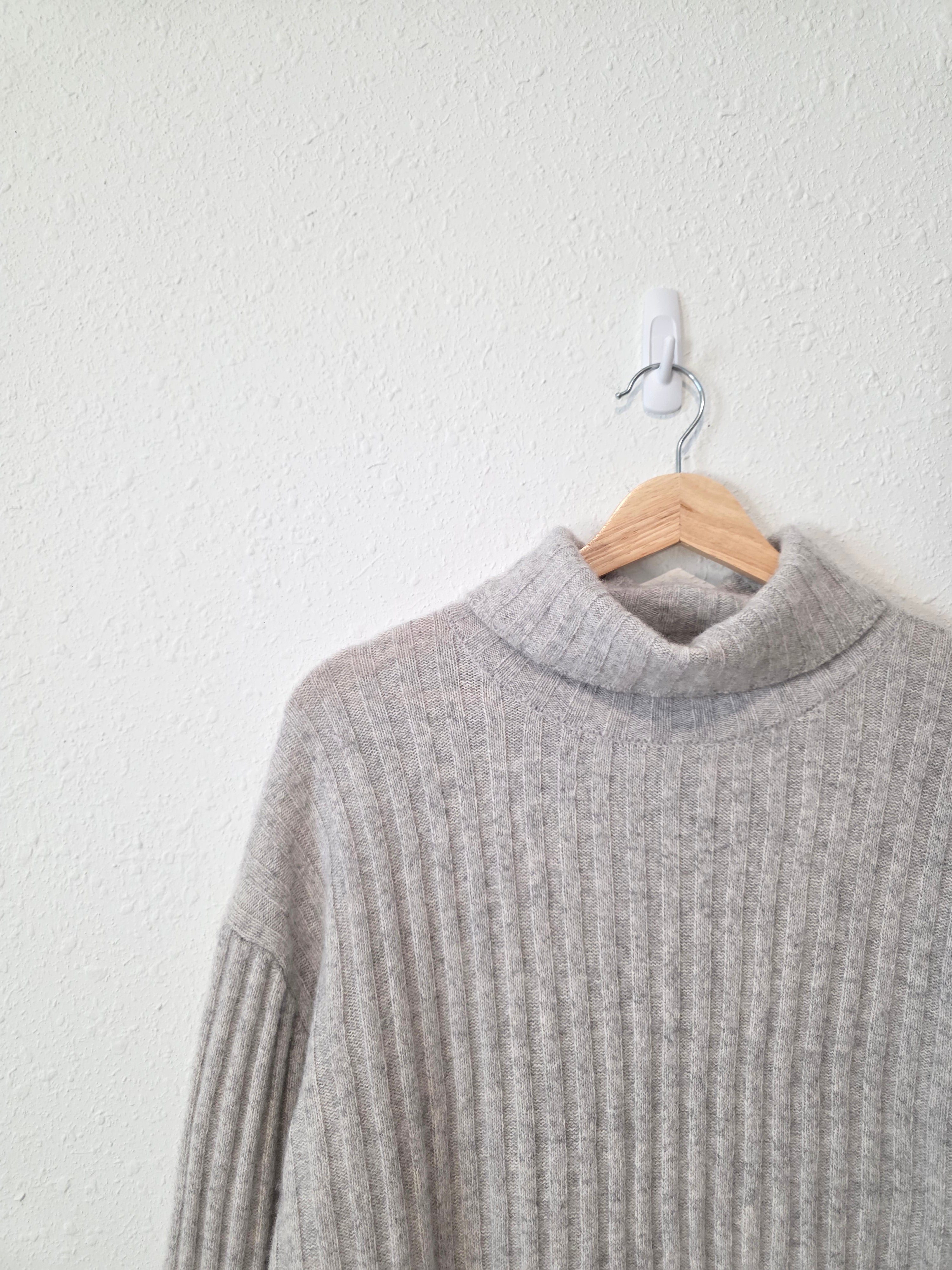 Banana Republic Wool Blend Turtleneck Sweater (L)