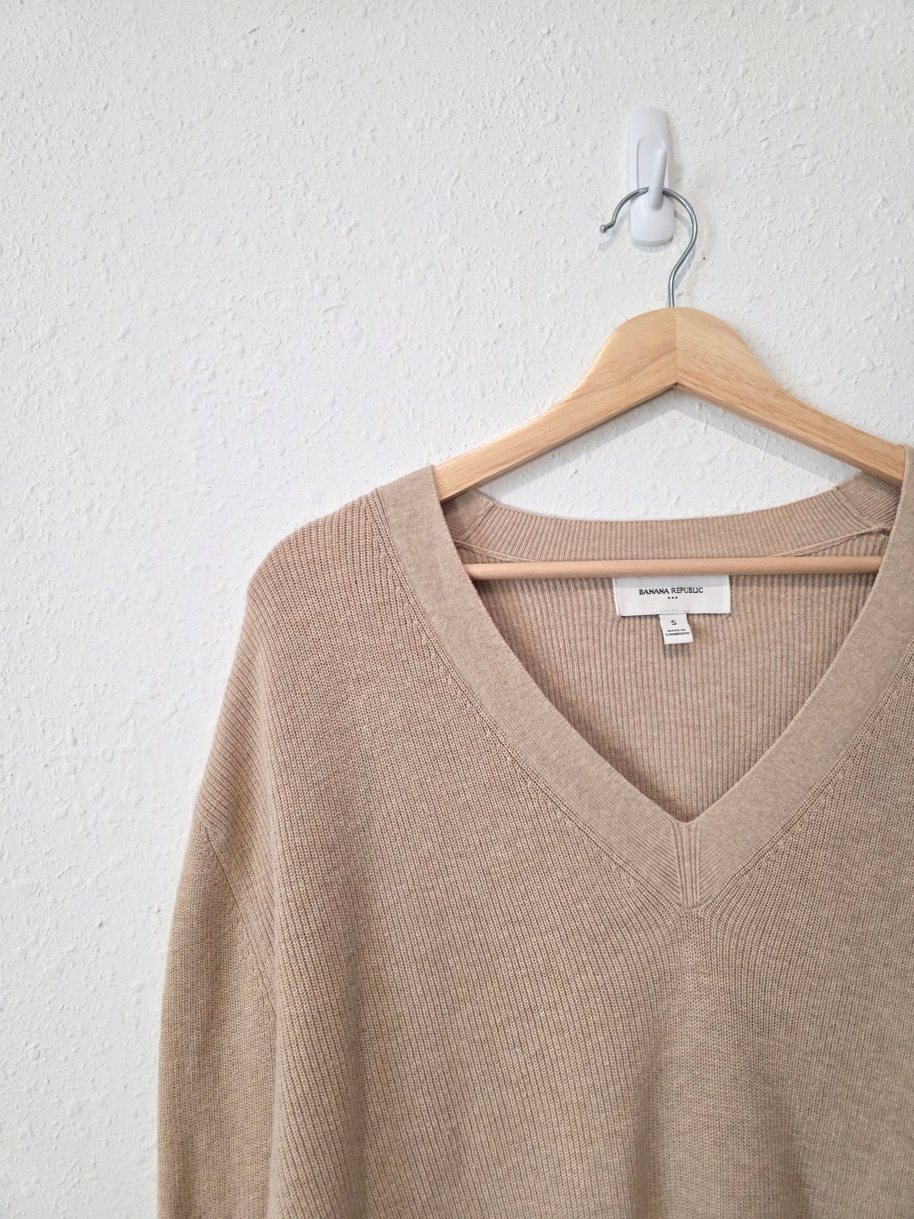 Banana Republic V Neck Sweater (S)