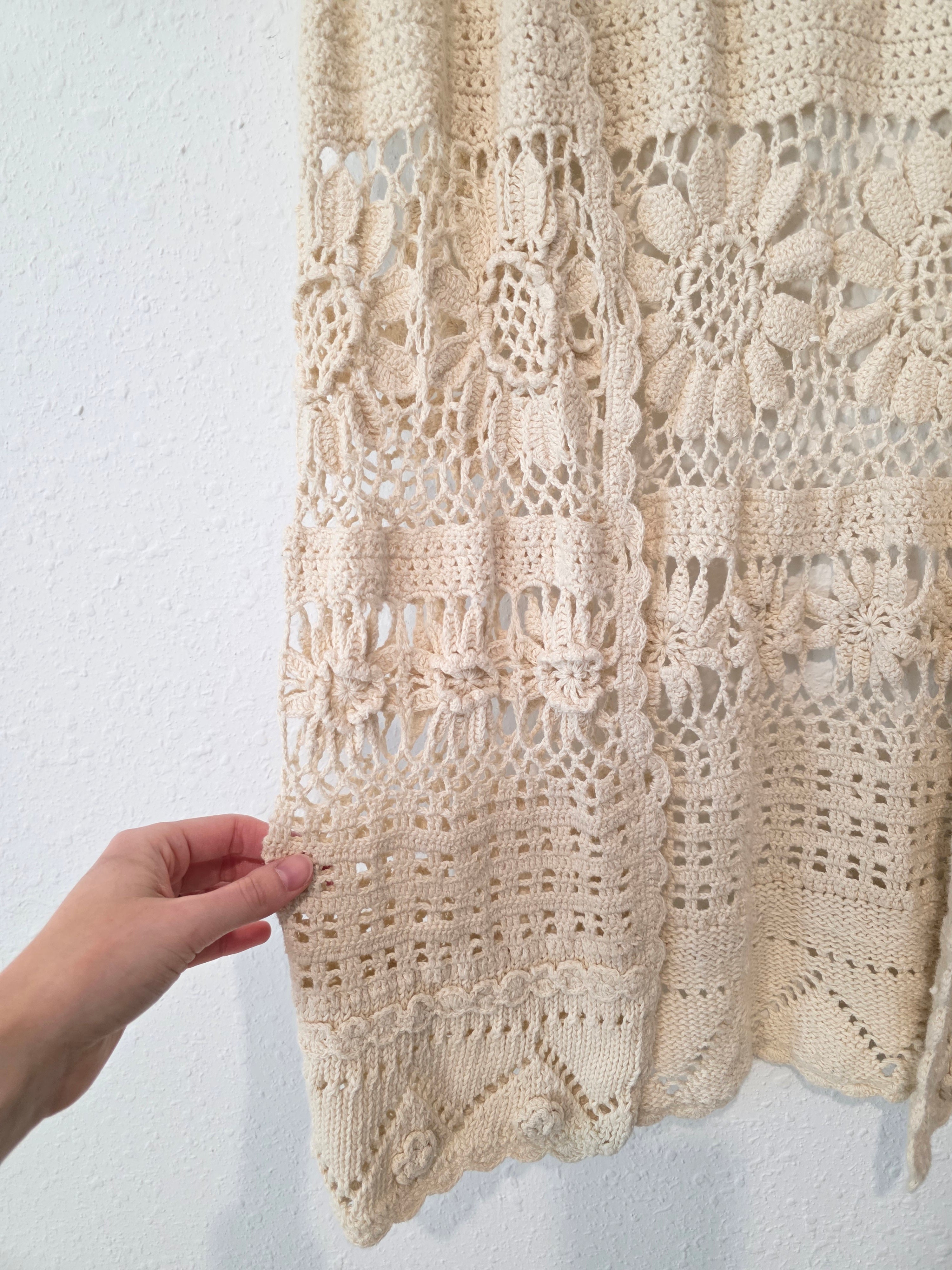 Vintage Floral Crochet Vest (S/M)