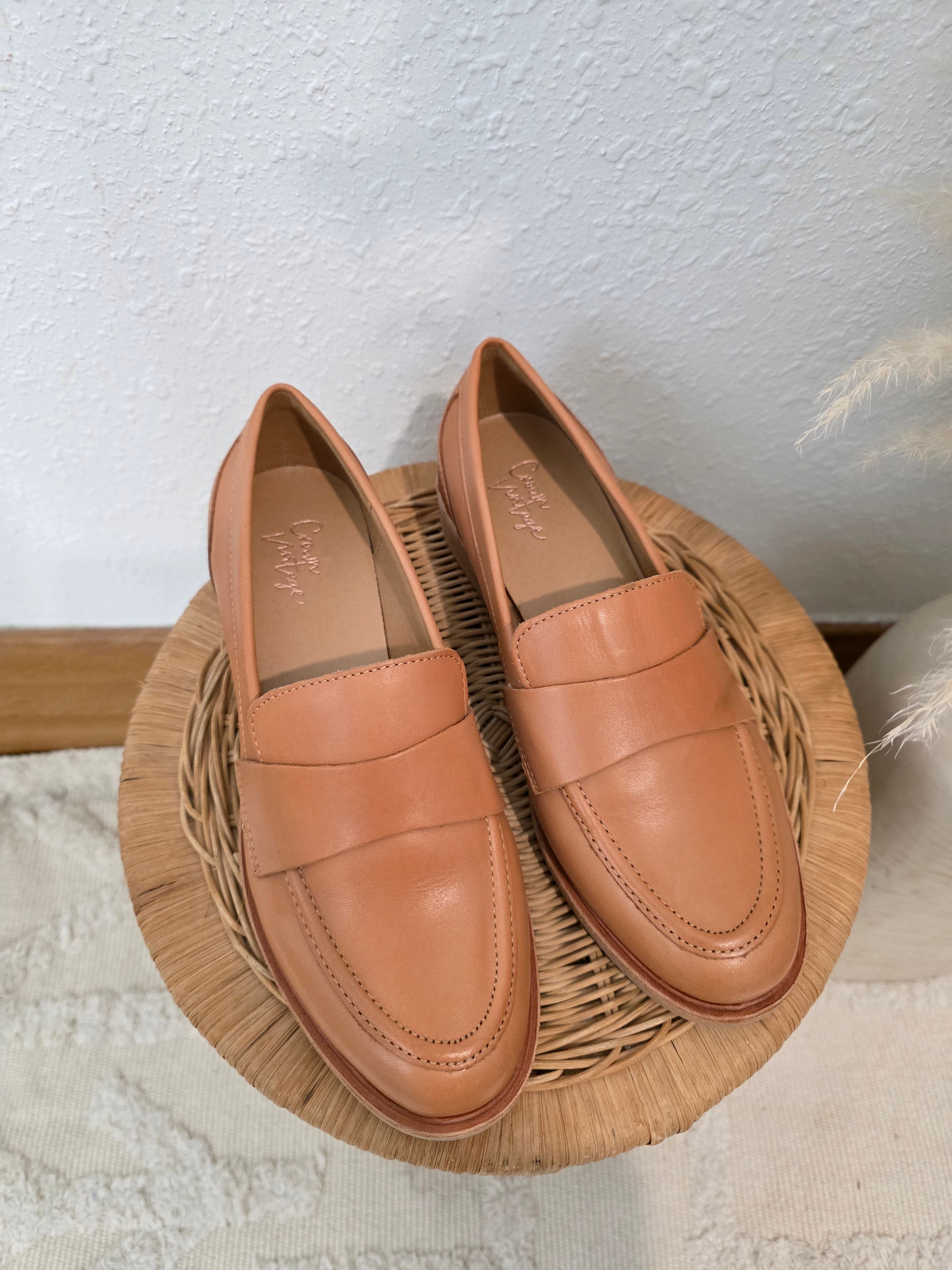 Crown Vintage Leather Loafers (6.5)