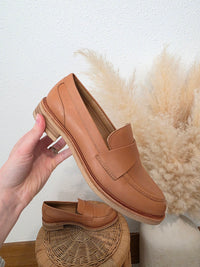 Crown Vintage Leather Loafers (6.5)