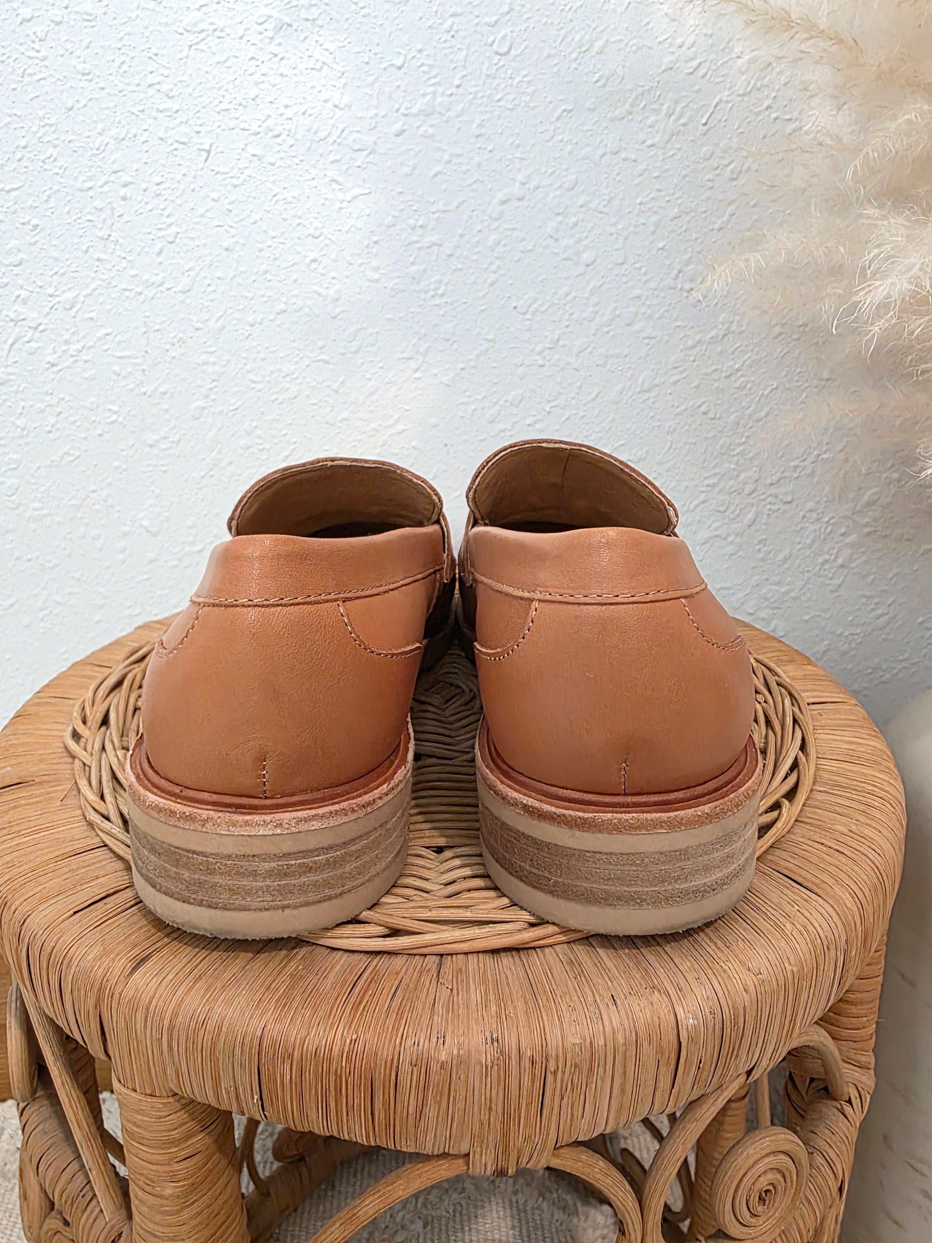 Crown Vintage Leather Loafers (6.5)