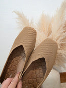 Vivaia Square Toe Rib Flats (10.5)