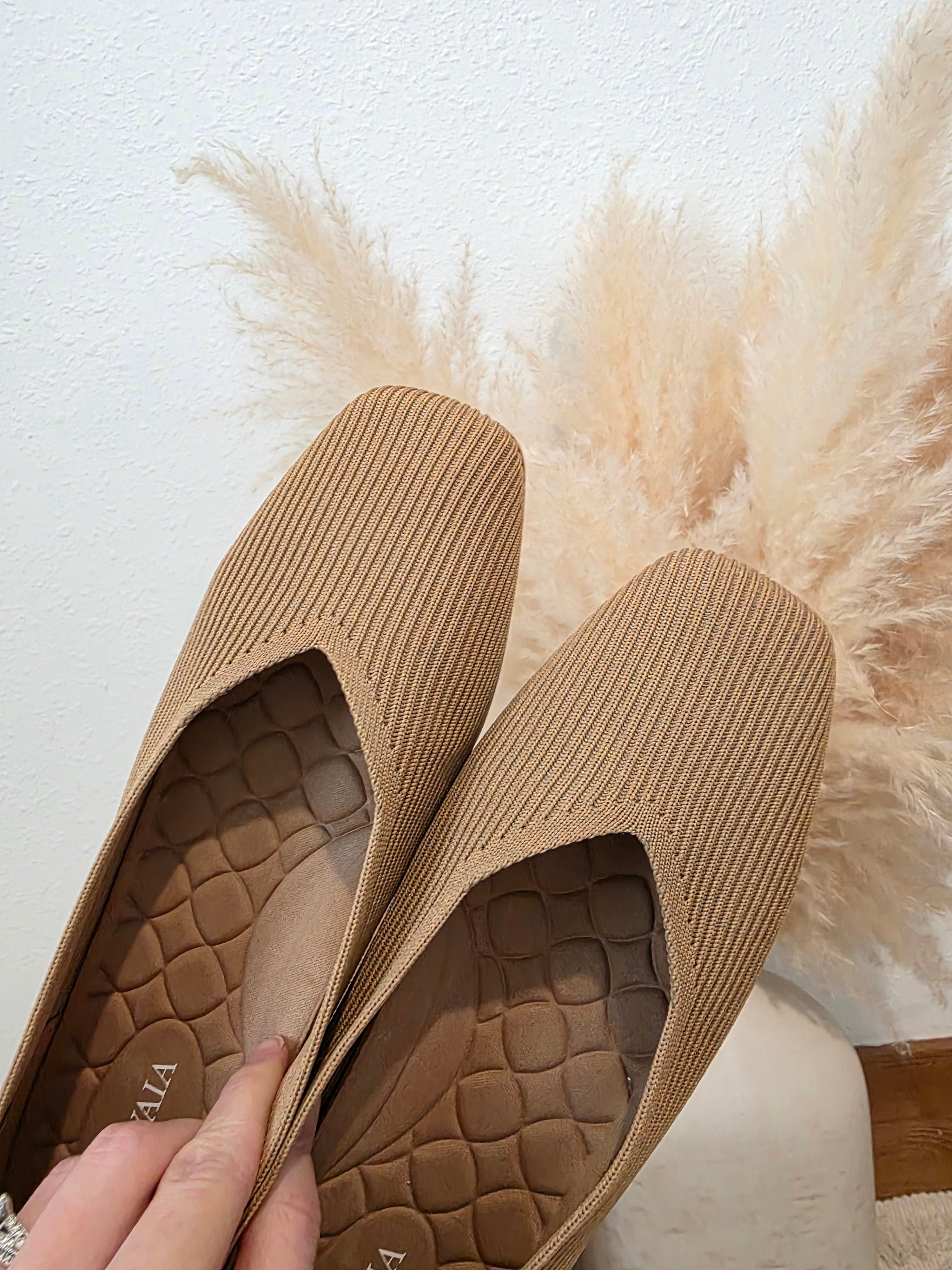 Vivaia Square Toe Rib Flats (10.5)