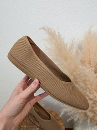 Vivaia Square Toe Rib Flats (10.5)