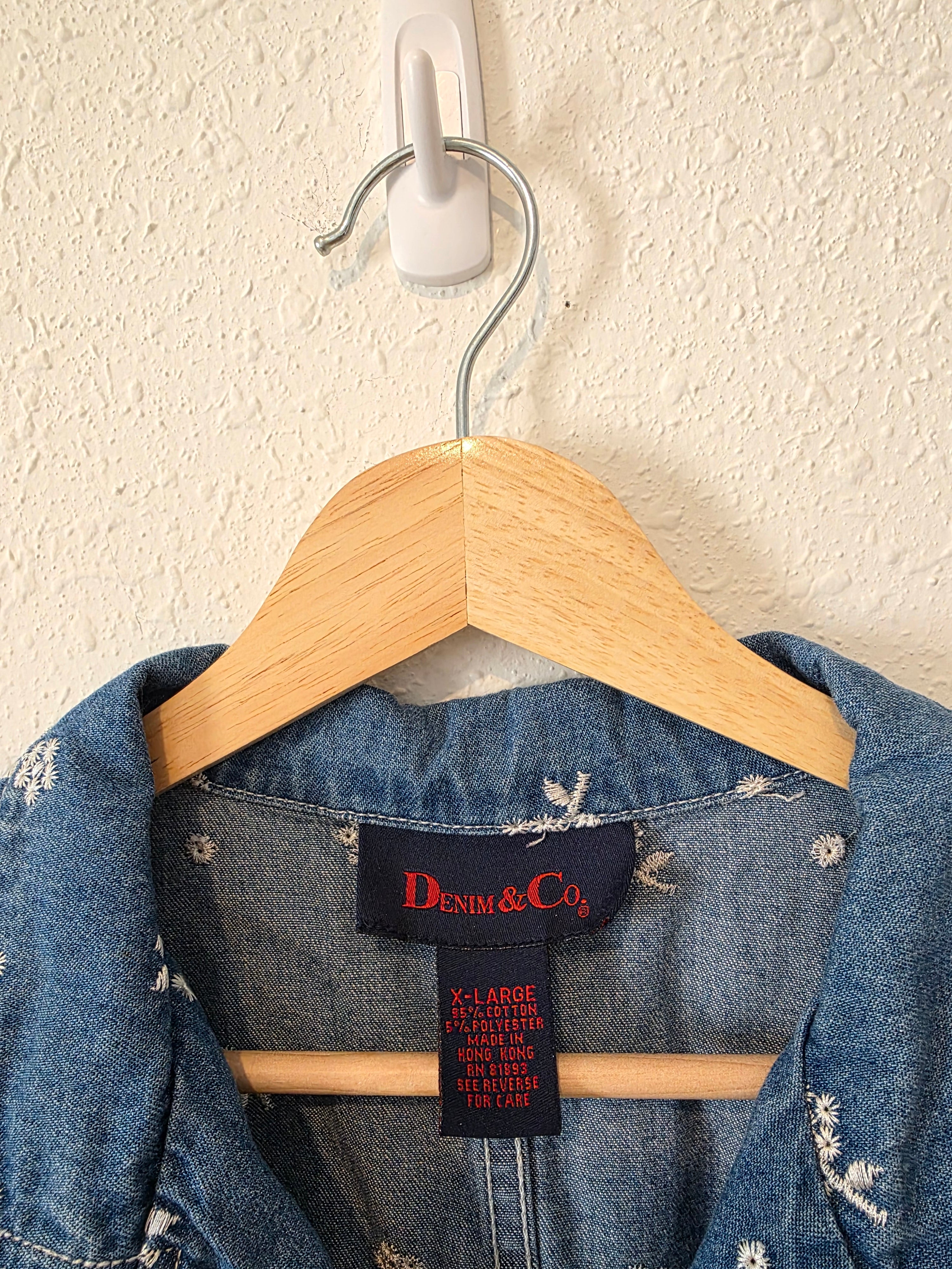 Vintage Floral Embroidered Denim Button Up (XL)