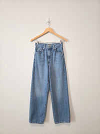 Levi's High Waisted Straight Jeans (25)