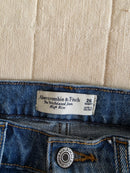 Abercrombie 90s Relaxed Jeans (26 short)