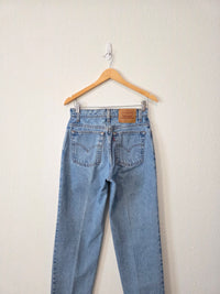 Vintage Levi's 550 Tapered Jeans (27)