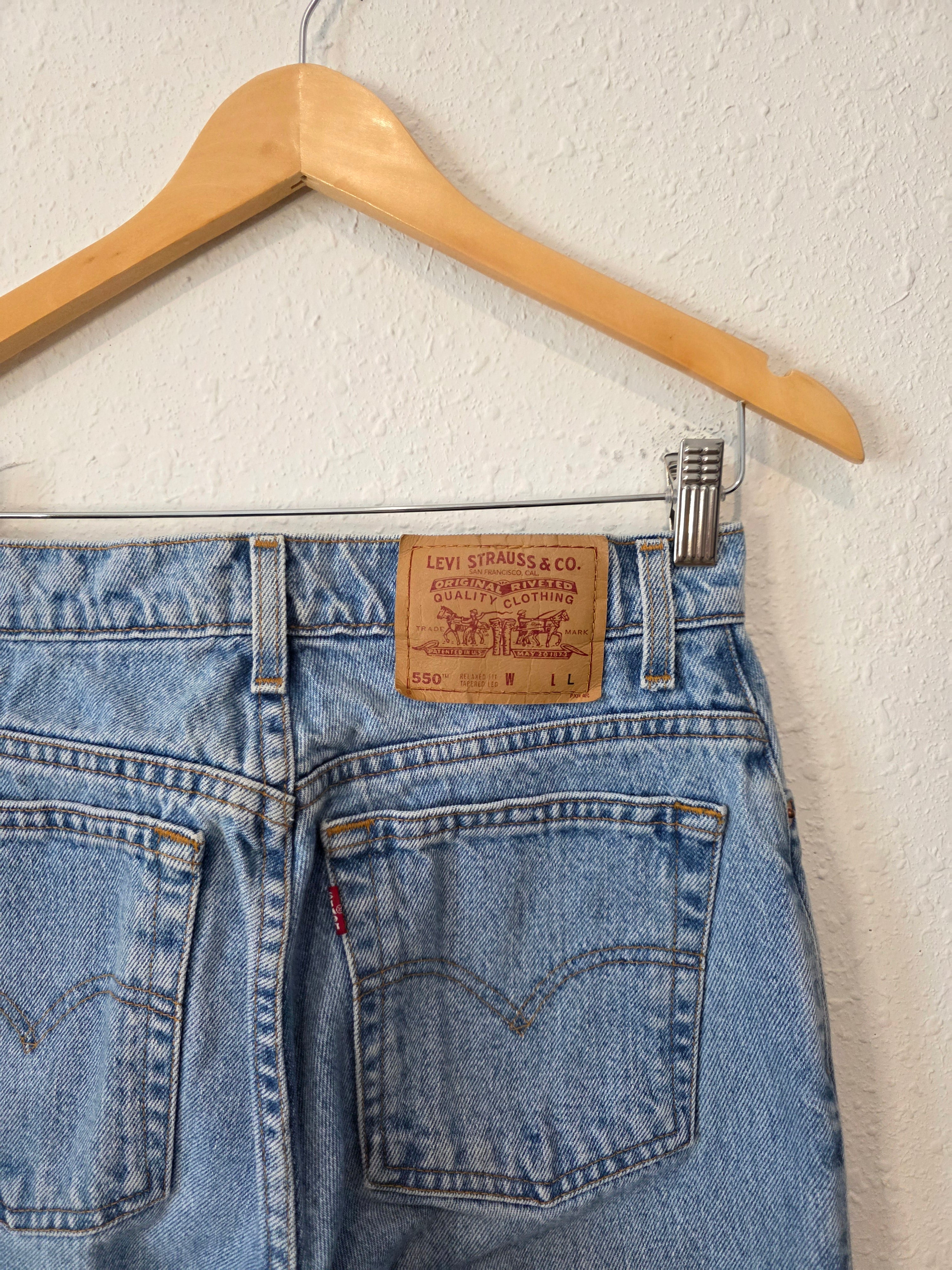 Vintage Levi's 550 Tapered Jeans (27)