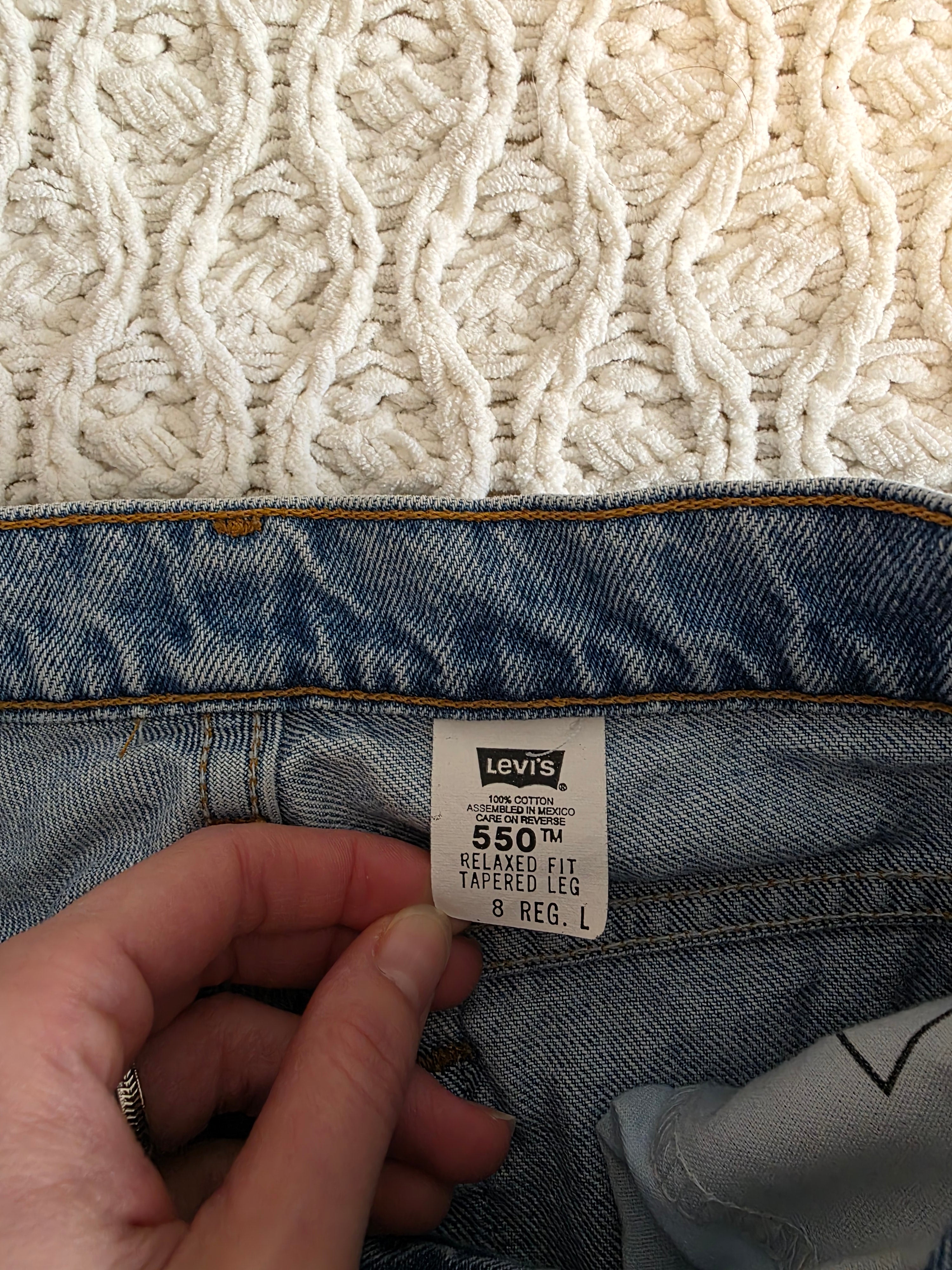 Vintage Levi's 550 Tapered Jeans (27)