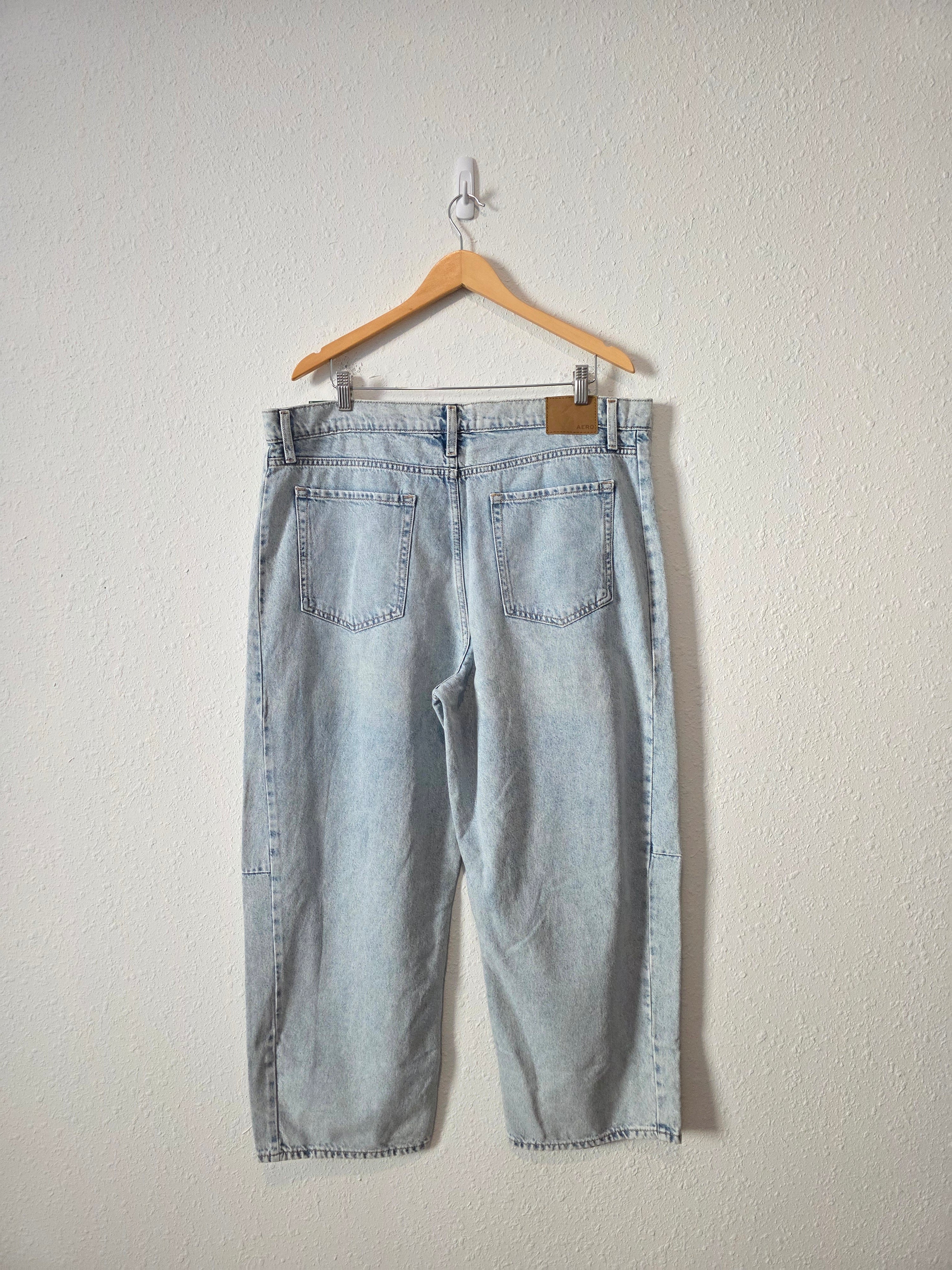 NEW Light Wash Barrel Jeans (18)