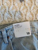 NEW Light Wash Barrel Jeans (18)