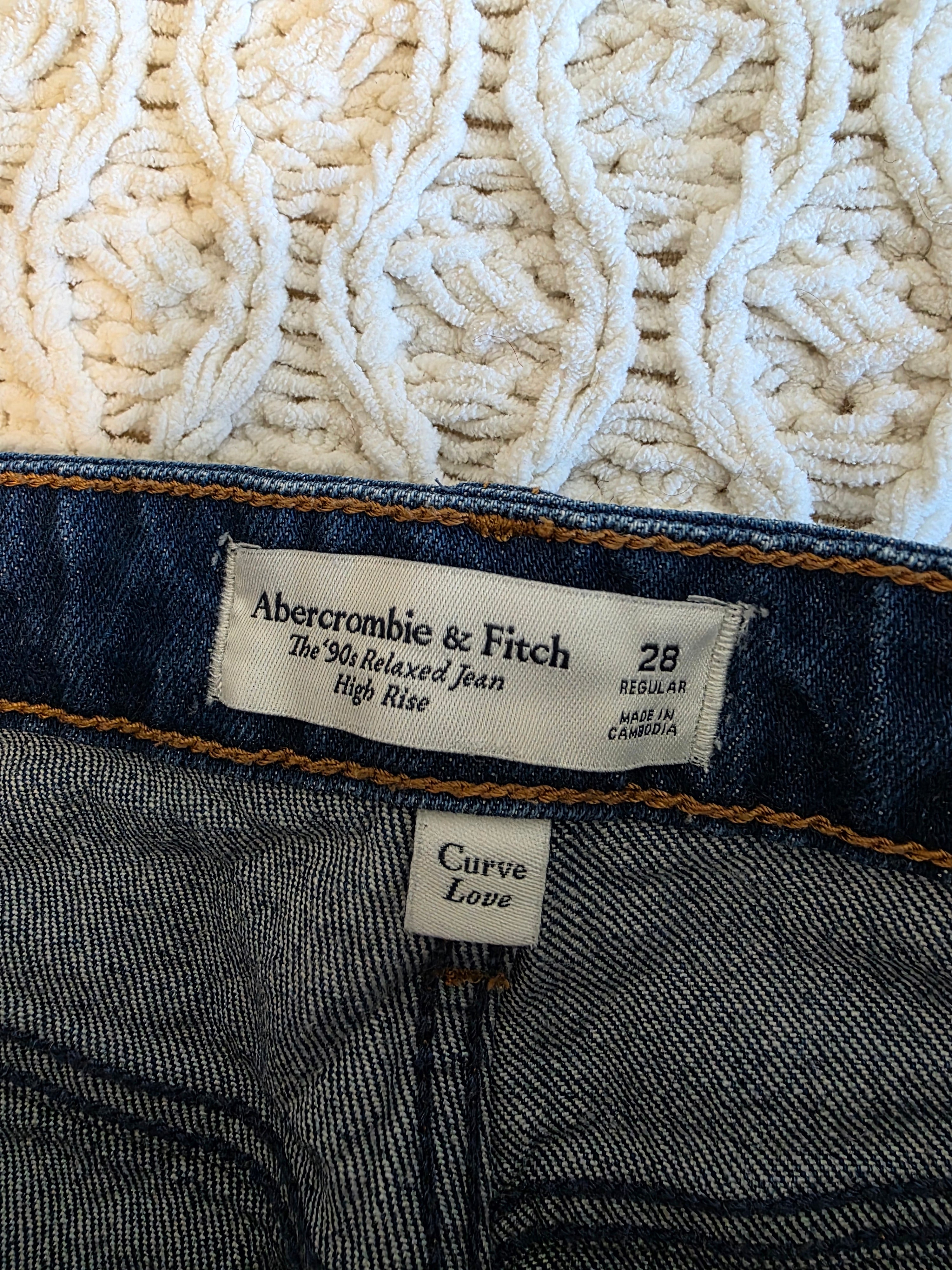 Abercrombie 90s Relaxed Jeans (28)