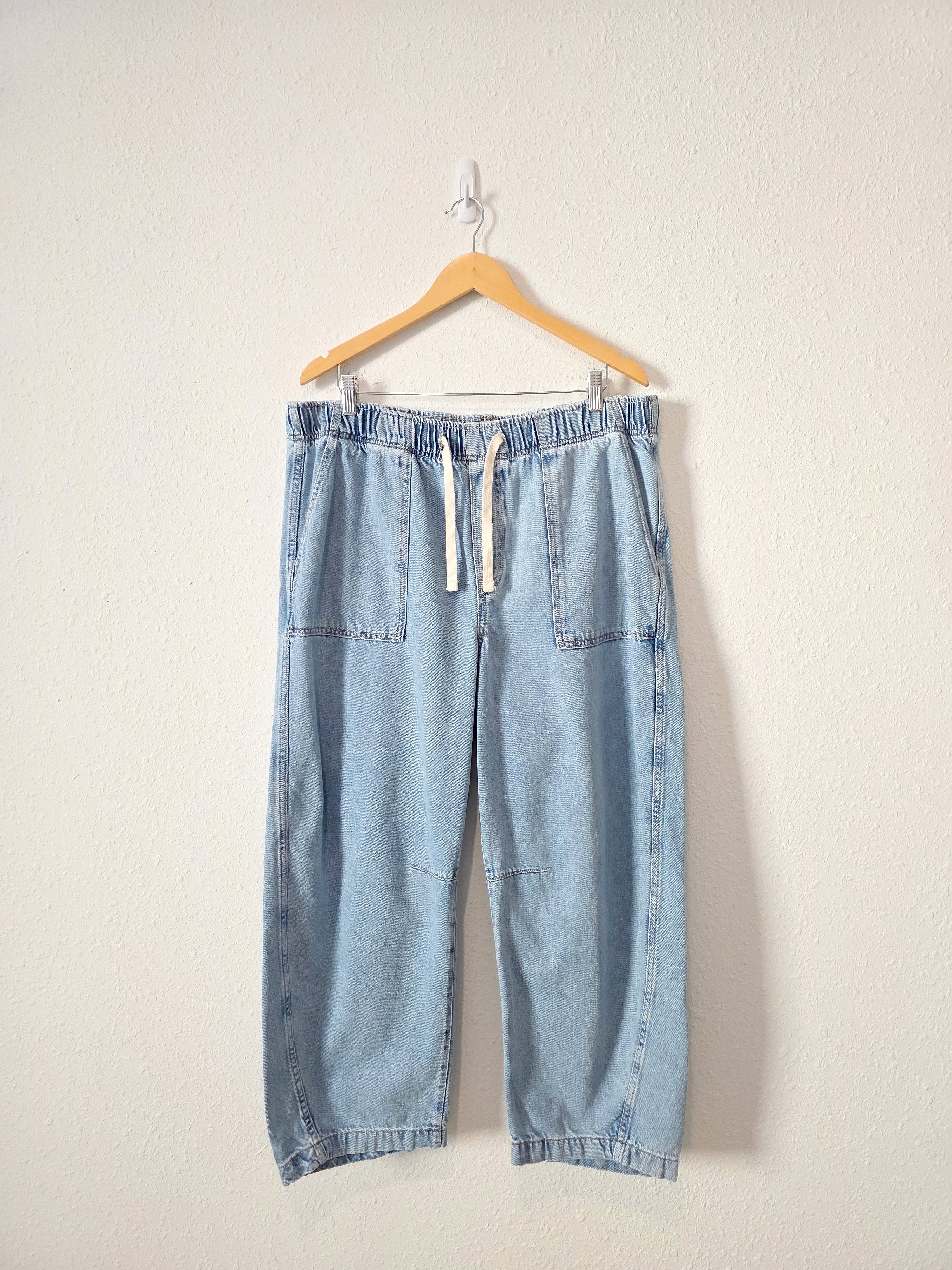 Gap Light Wash Easy Barrel Jeans (XL)