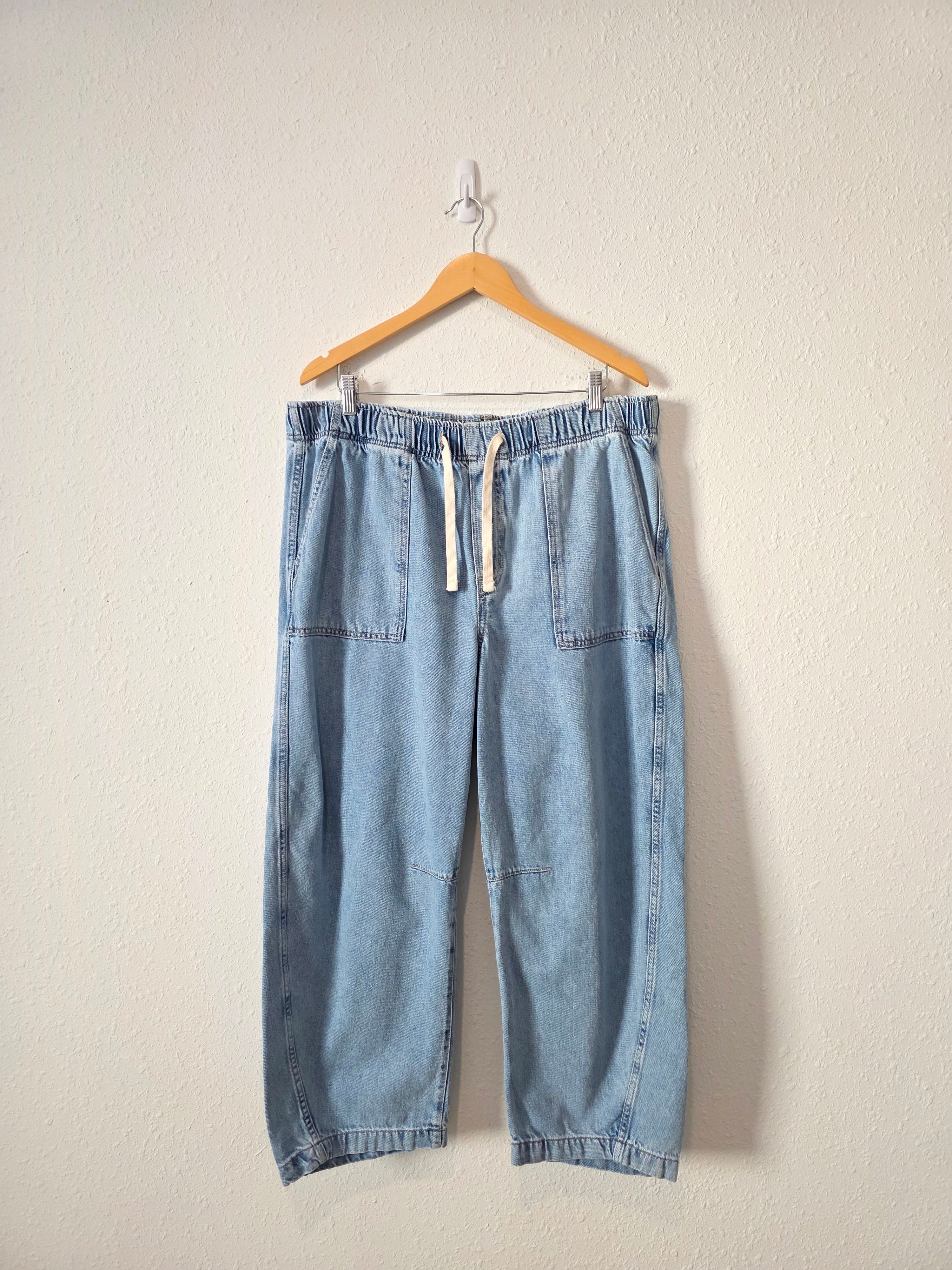 Gap Light Wash Easy Barrel Jeans (XL)
