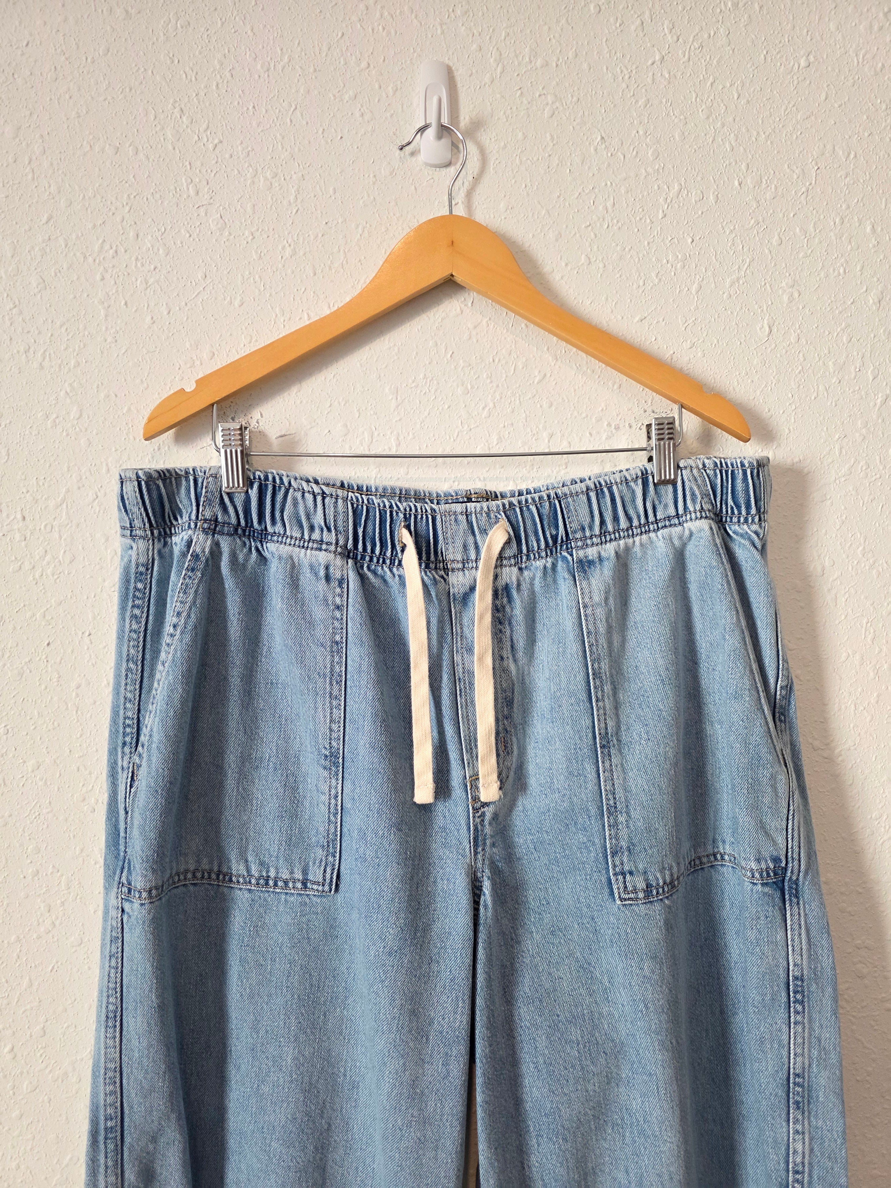 Gap Light Wash Easy Barrel Jeans (XL)