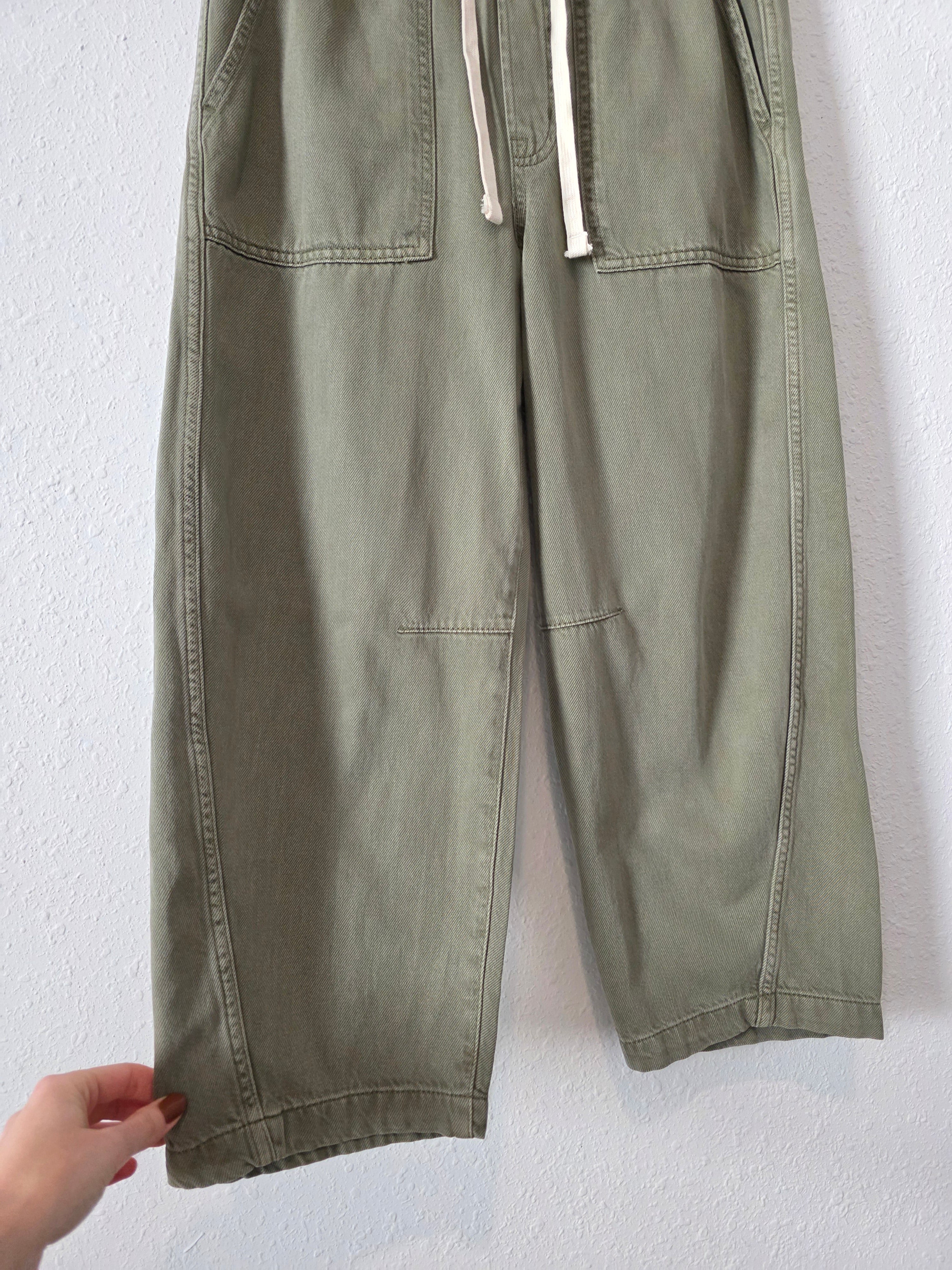 Gap Olive Easy Barrel Jeans (S short)