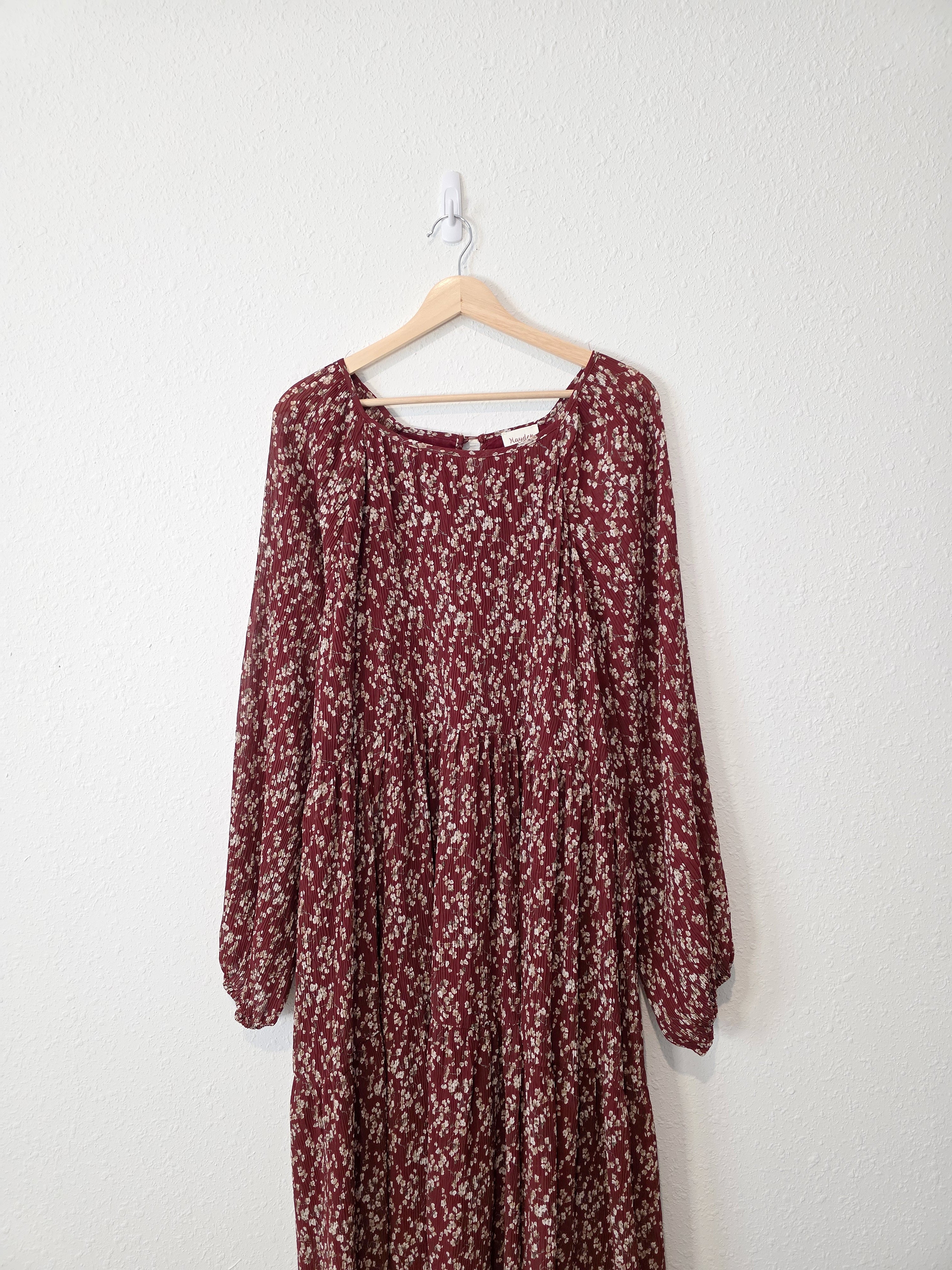 Hayden Ditsy Floral Midi Dress (1X)