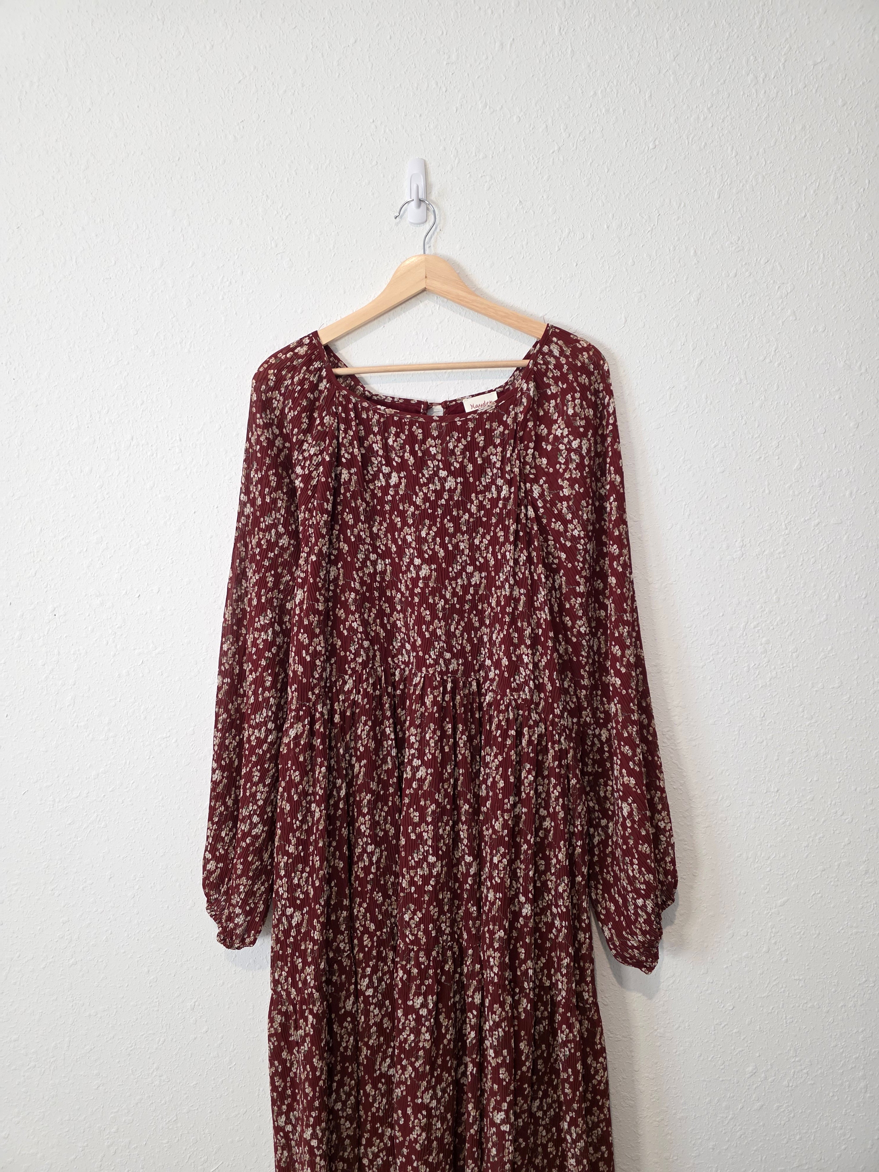 Hayden Ditsy Floral Midi Dress (1X)