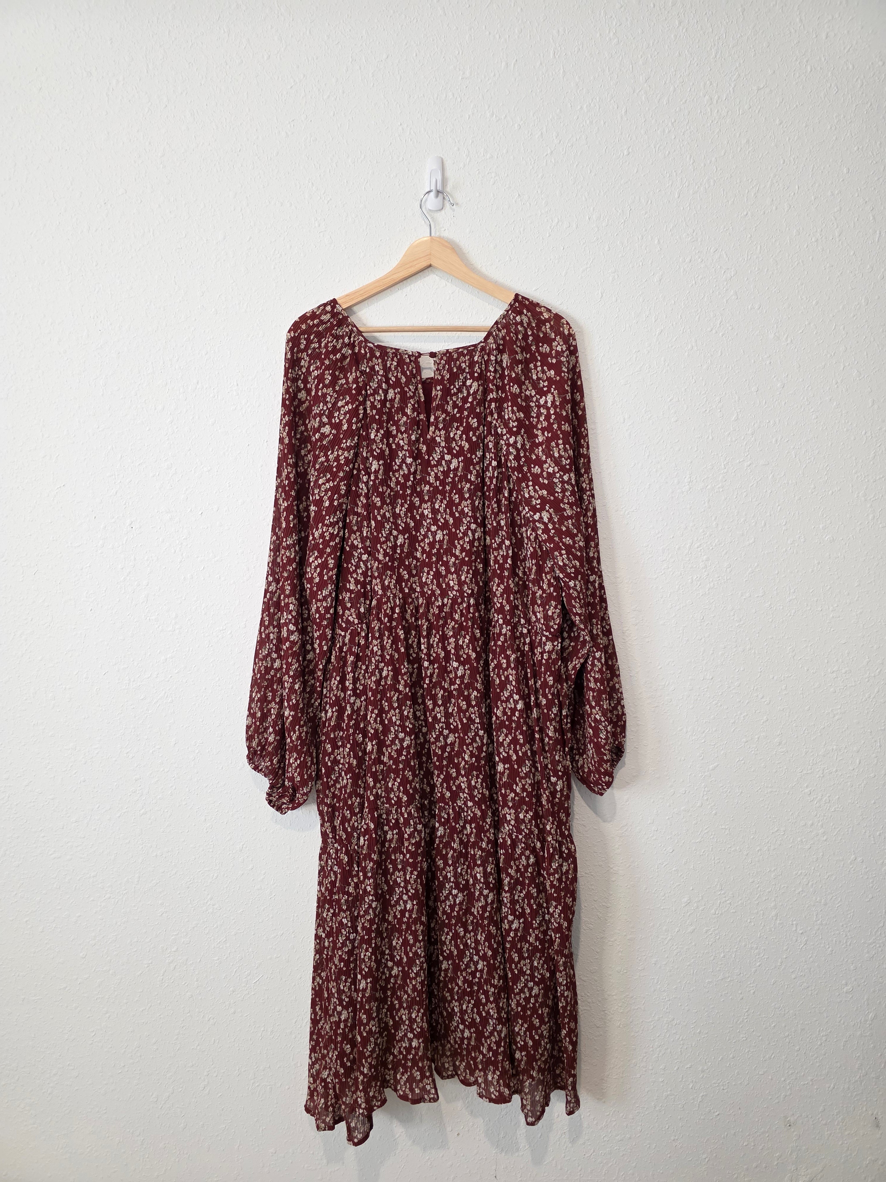 Hayden Ditsy Floral Midi Dress (1X)