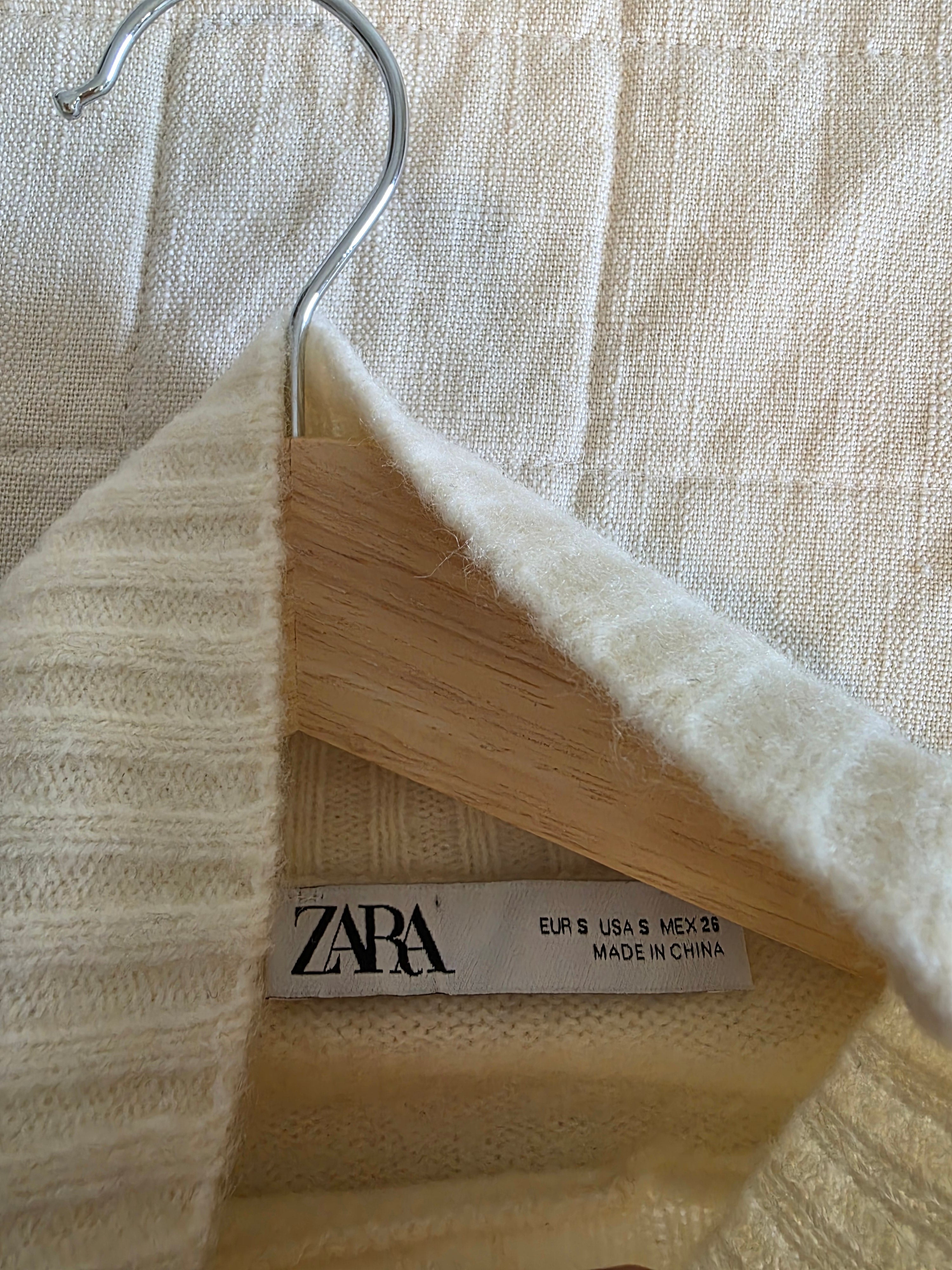 Zara Cream Turtleneck Sweater (S)