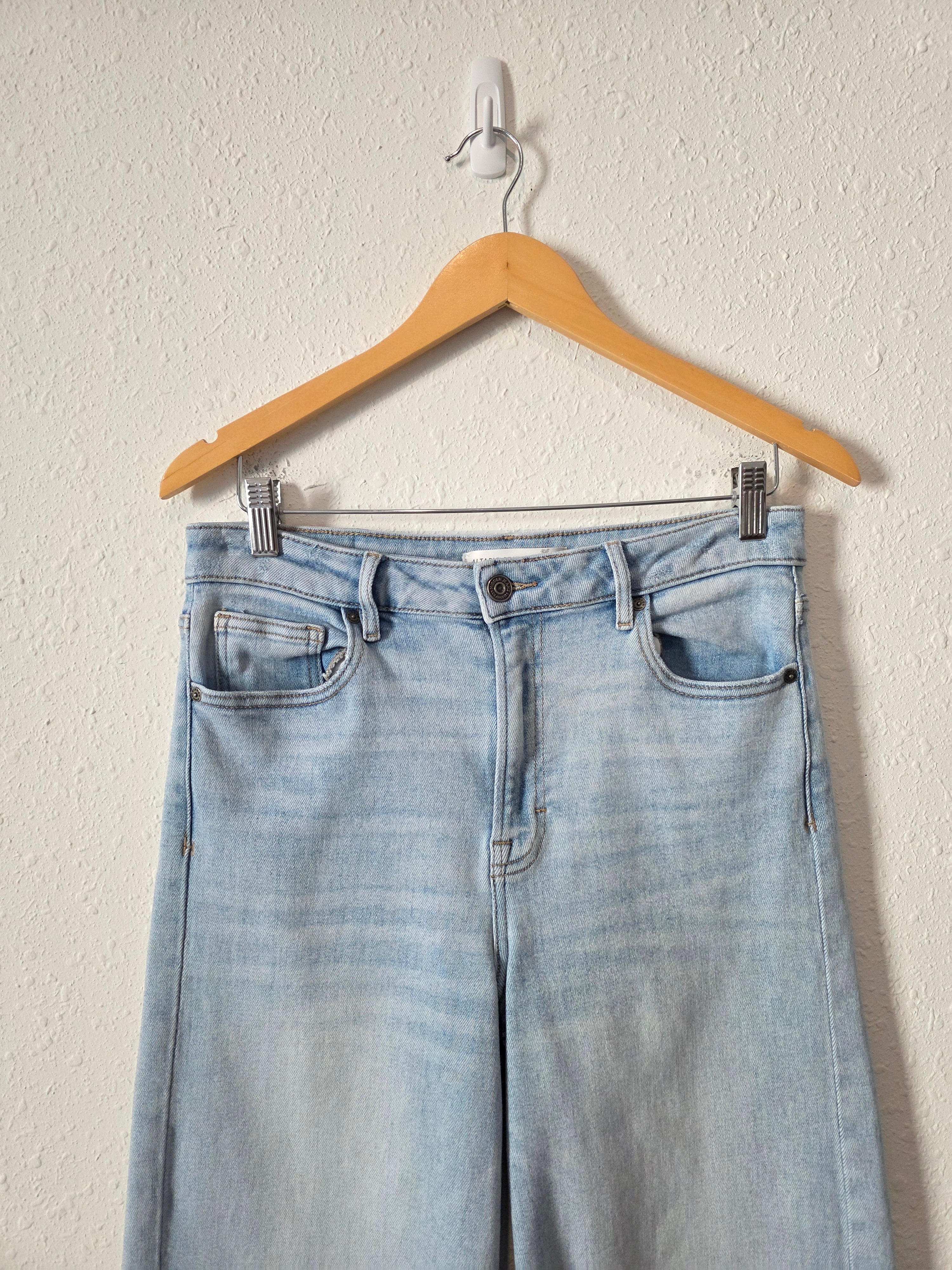 Altar'd State Light Wash Relaxed Jeans (29)