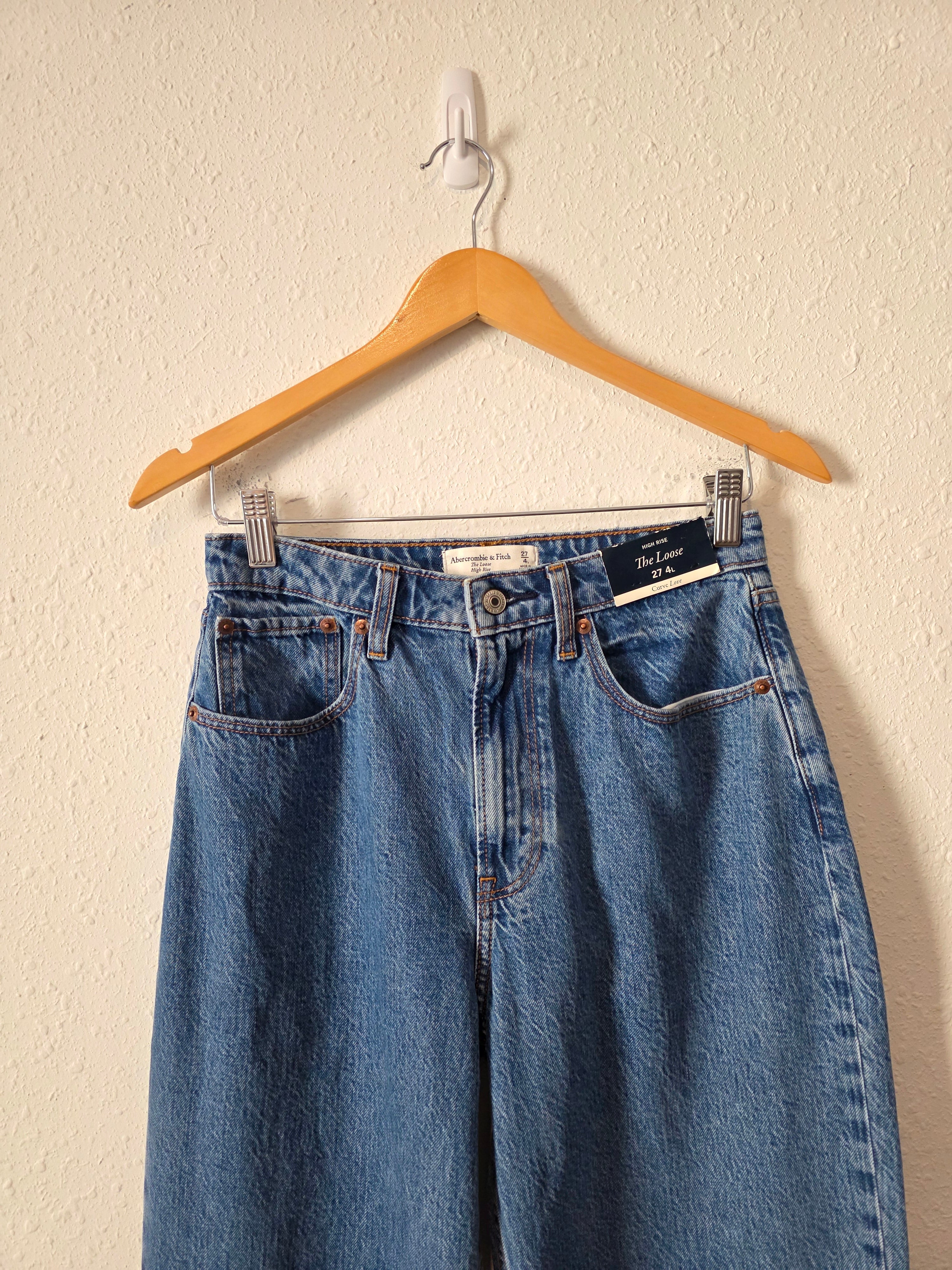 NEW Abercrombie High Rise Loose Jeans (27/4 long)