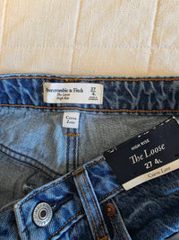NEW Abercrombie High Rise Loose Jeans (27/4 long)