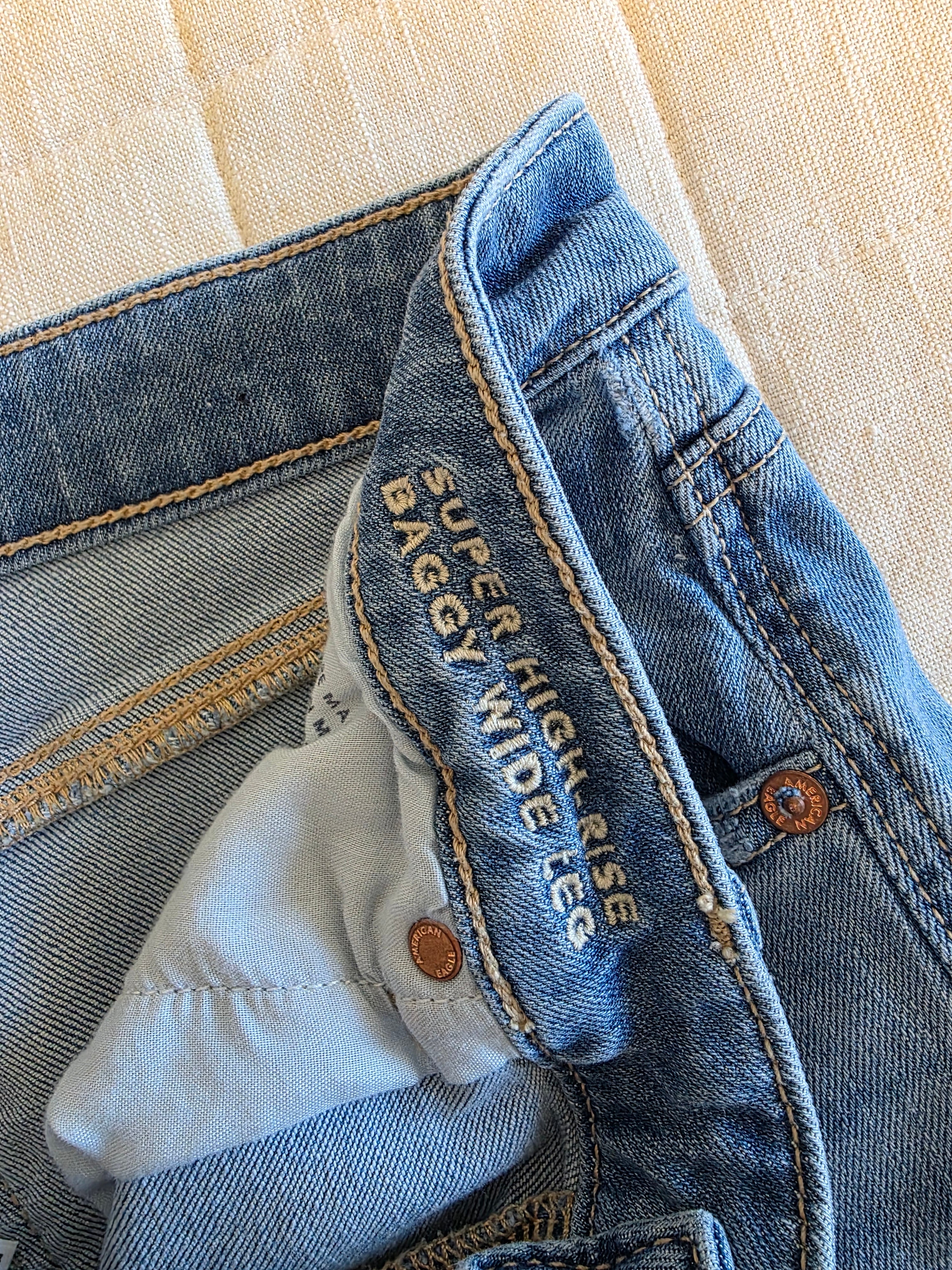 AE Baggy Wide Leg Jeans (12)