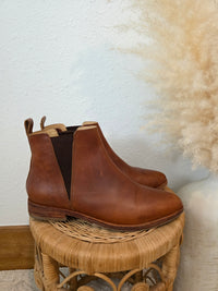 Nisolo Leather Chelsea Boots (9)