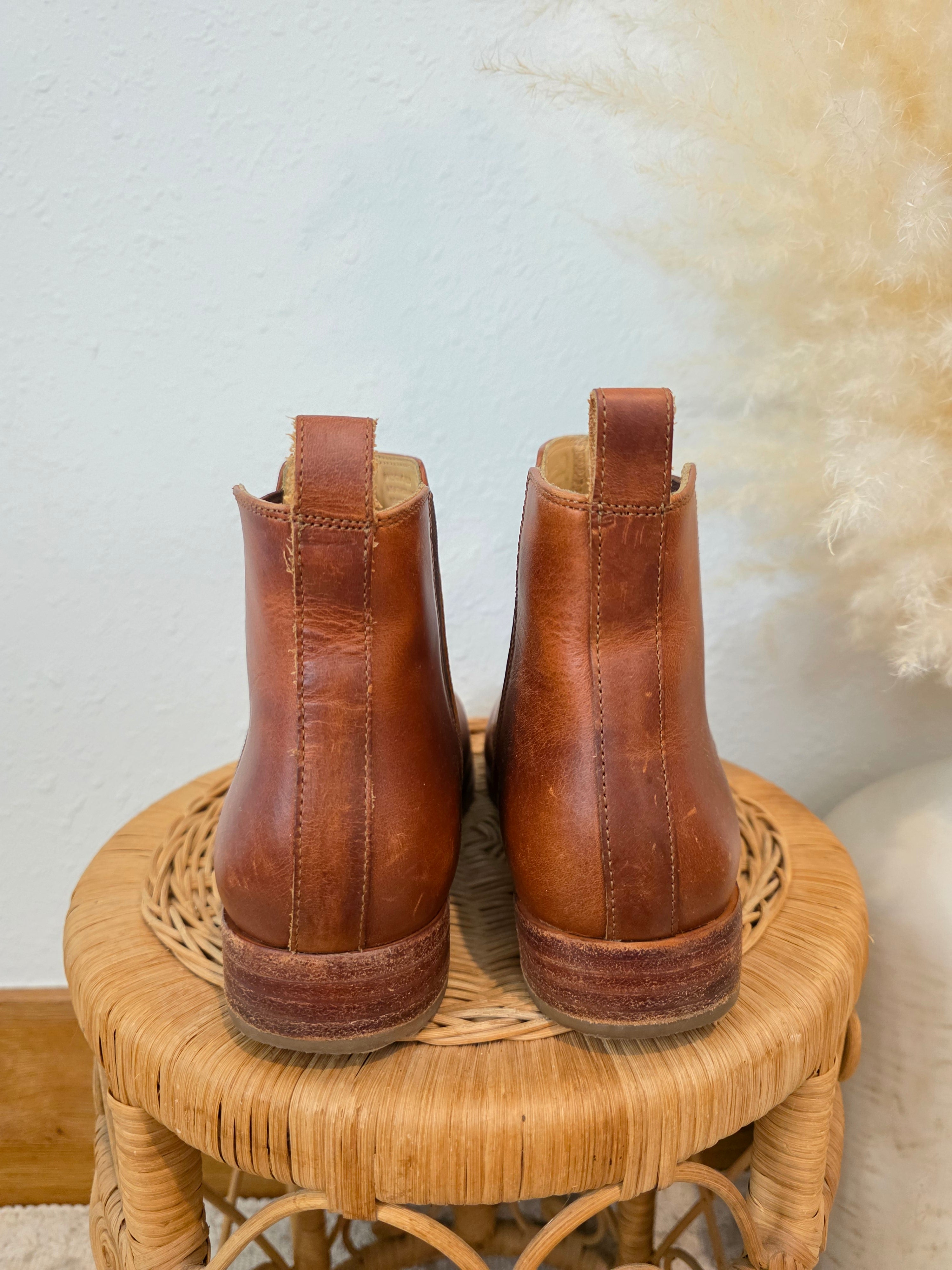 Nisolo Leather Chelsea Boots (9)