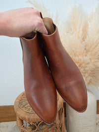 Nisolo Leather Chelsea Boots (9)