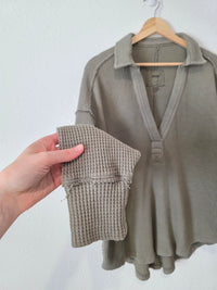 Aerie Green Waffle V Neck Sweater (M)