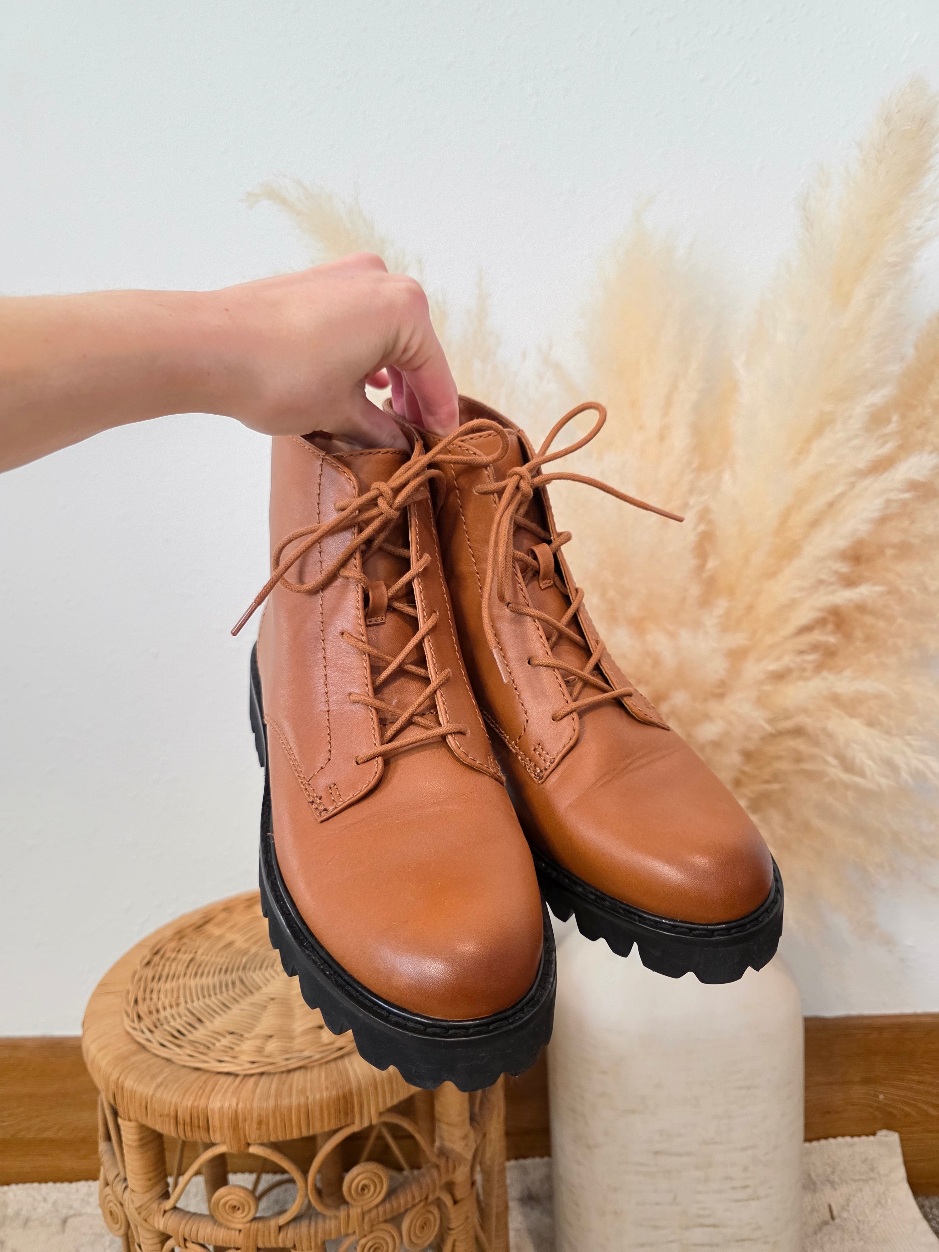 J.Crew Lugsole Leather Boots (8)