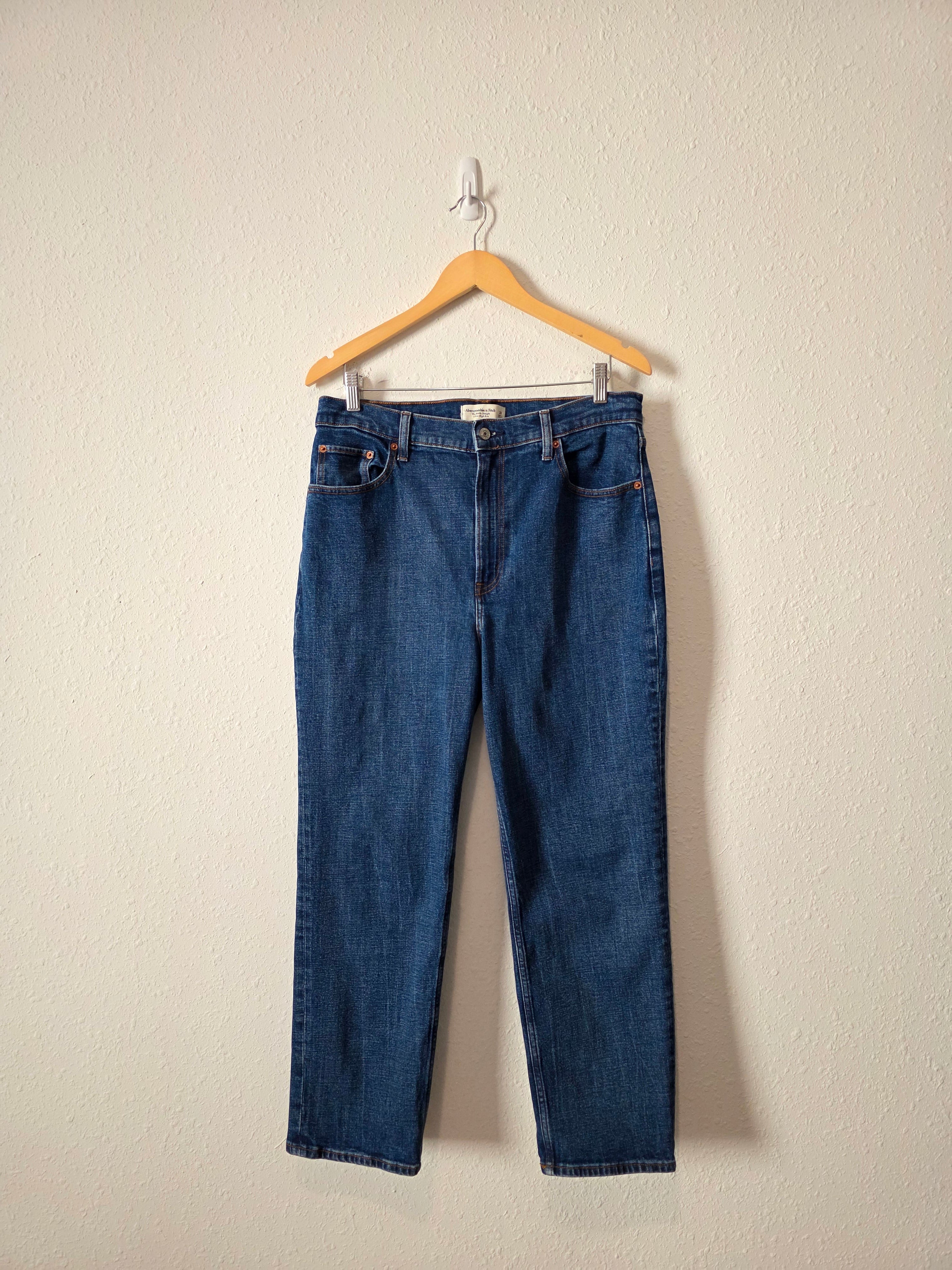 Abercrombie Ankle Straight Jeans (31)