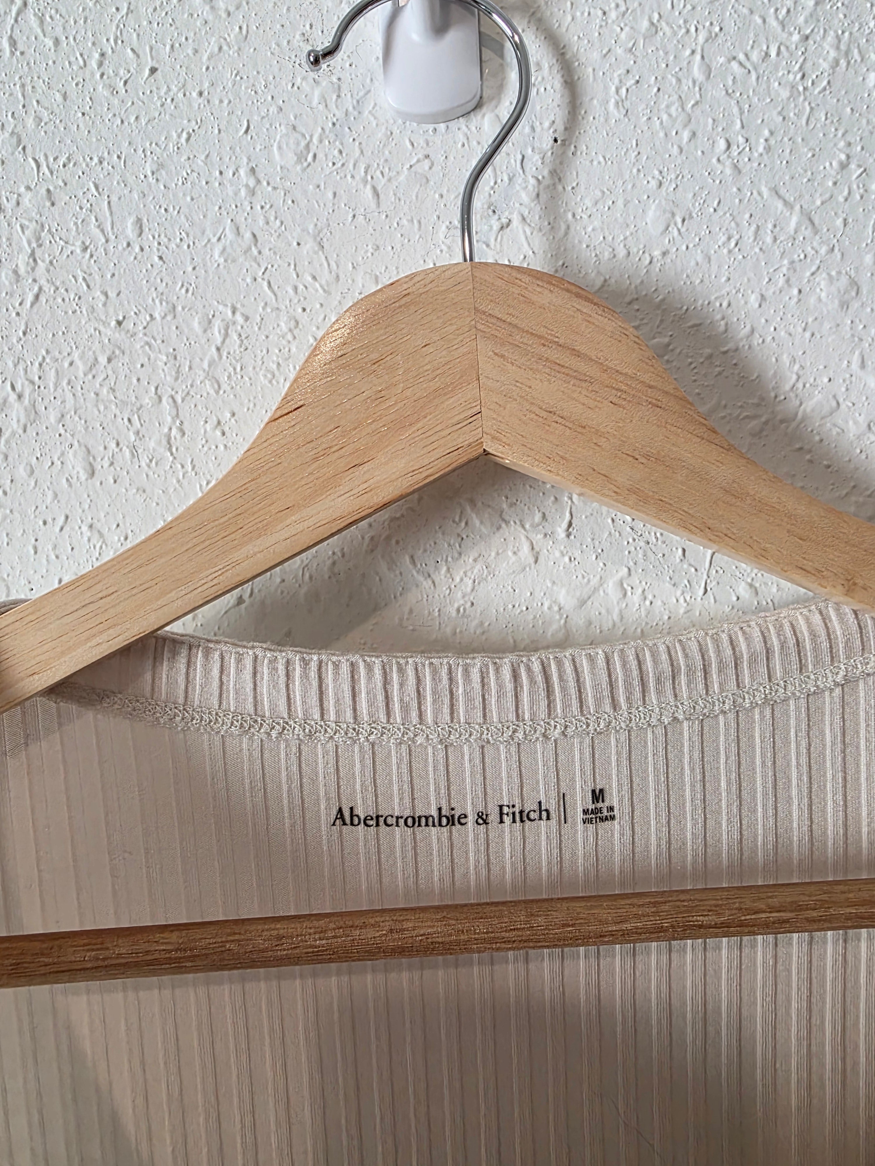 Abercrombie Ribbed Button Front Tank (M)