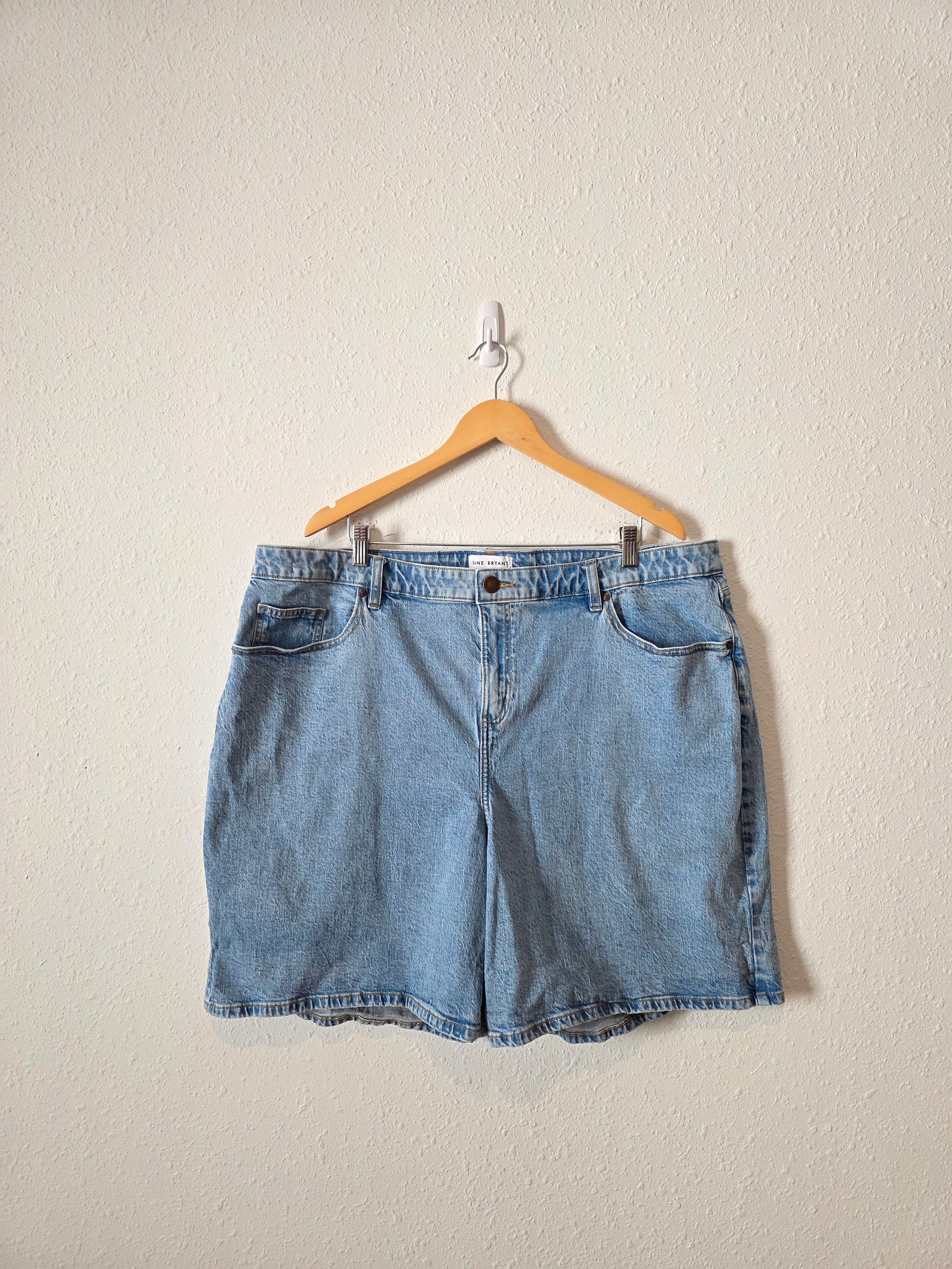 Light Wash Relaxed Denim Shorts (22)