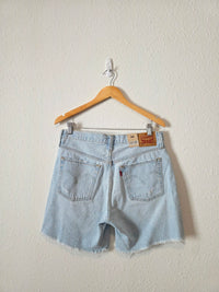 NEW Levi's Light Wash Denim Shorts (30)