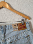 NEW Levi's Light Wash Denim Shorts (30)