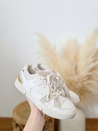 ON Cloud Roger Sneakers (7.5)