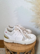 ON Cloud Roger Sneakers (7.5)
