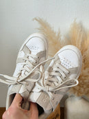 ON Cloud Roger Sneakers (7.5)